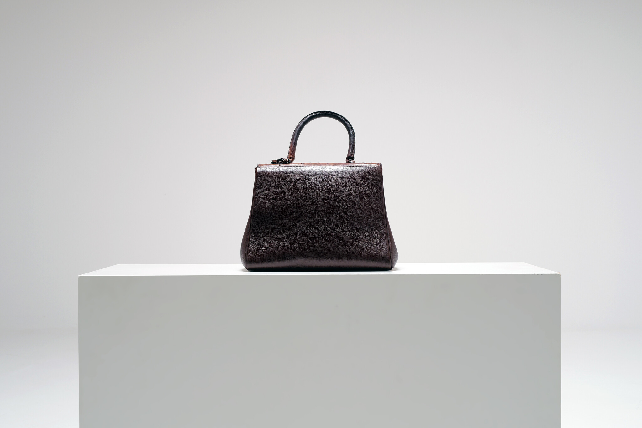 Delvaux Brillant MM in cognac ostrich leather