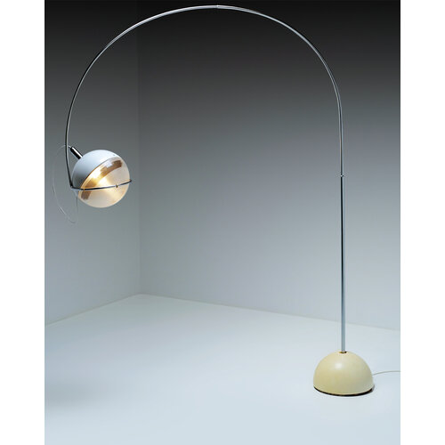 Spaceage vloerlamp Guzzini