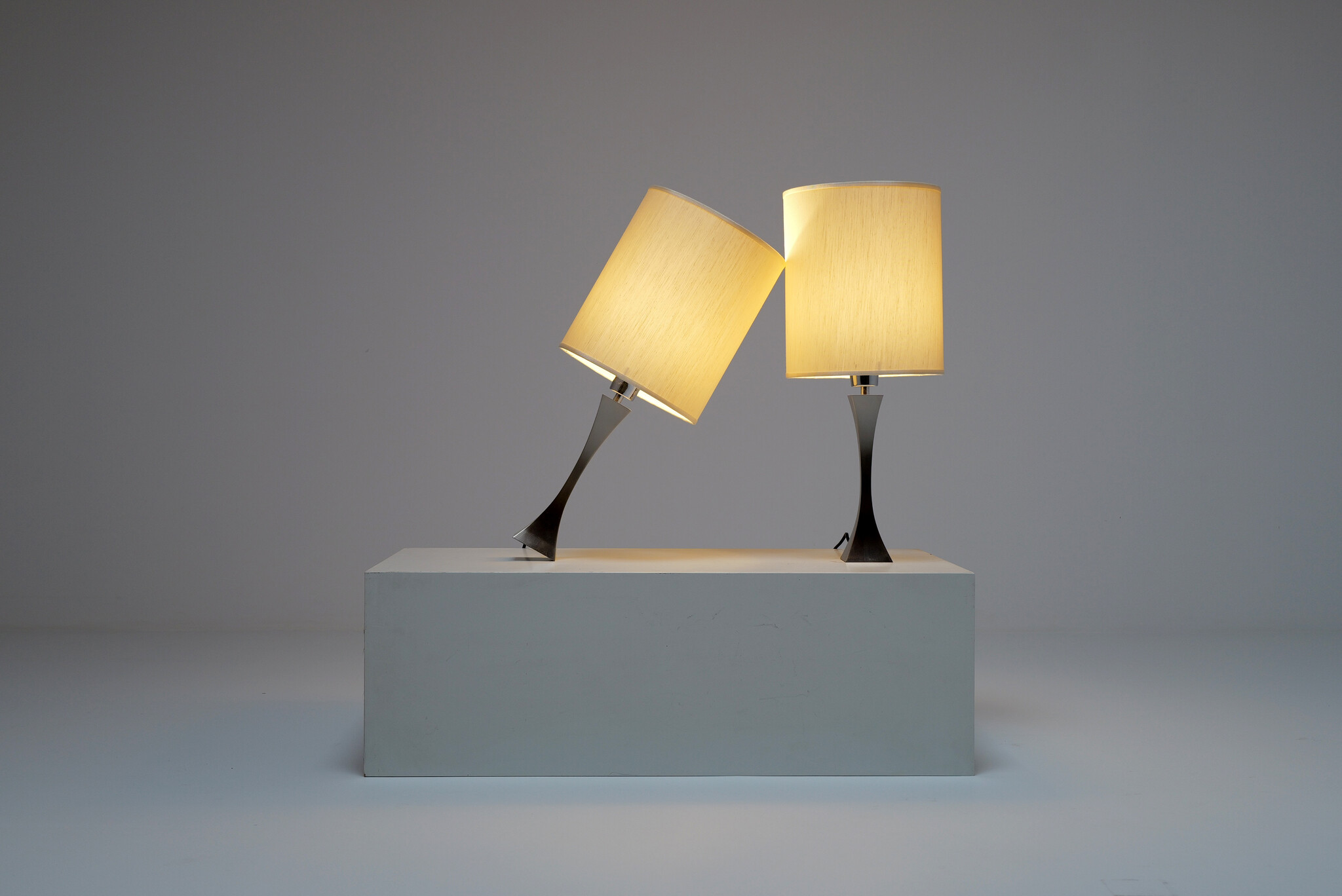 Set RVS Pyramid tafellampen – Tonello & Montagna Grillo voor High Society