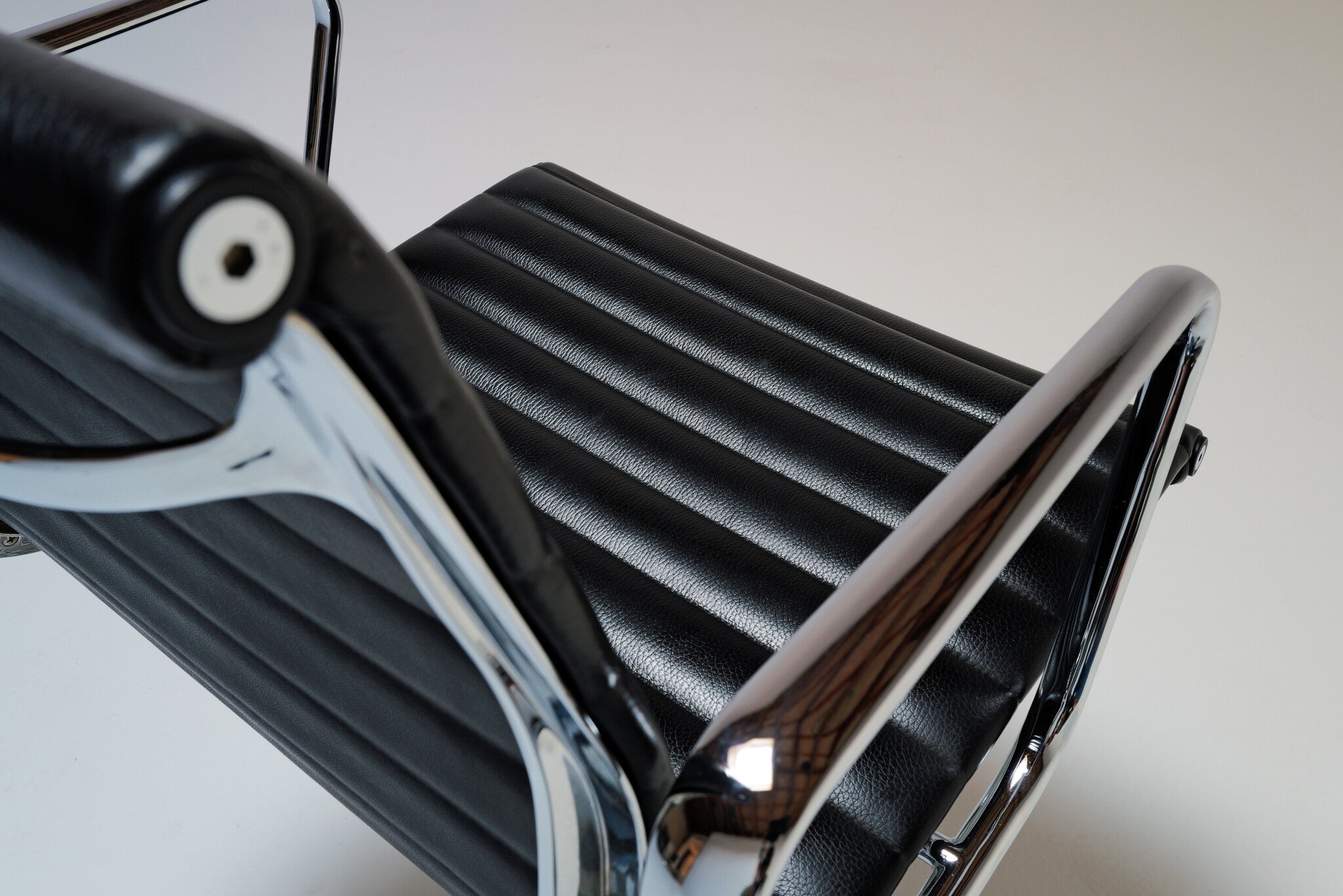 Set Eames chairs van Charles Eames