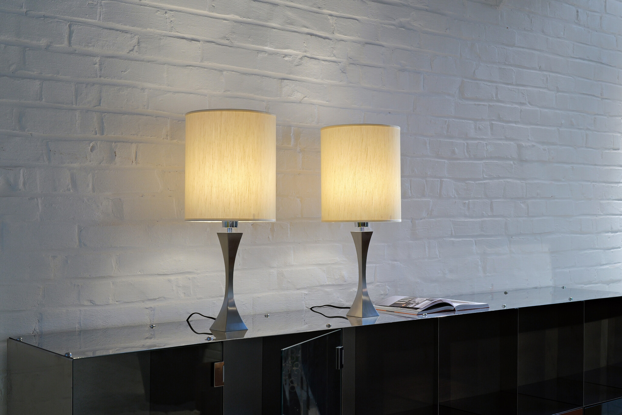 Set RVS Pyramid tafellampen – Tonello & Montagna Grillo voor High Society