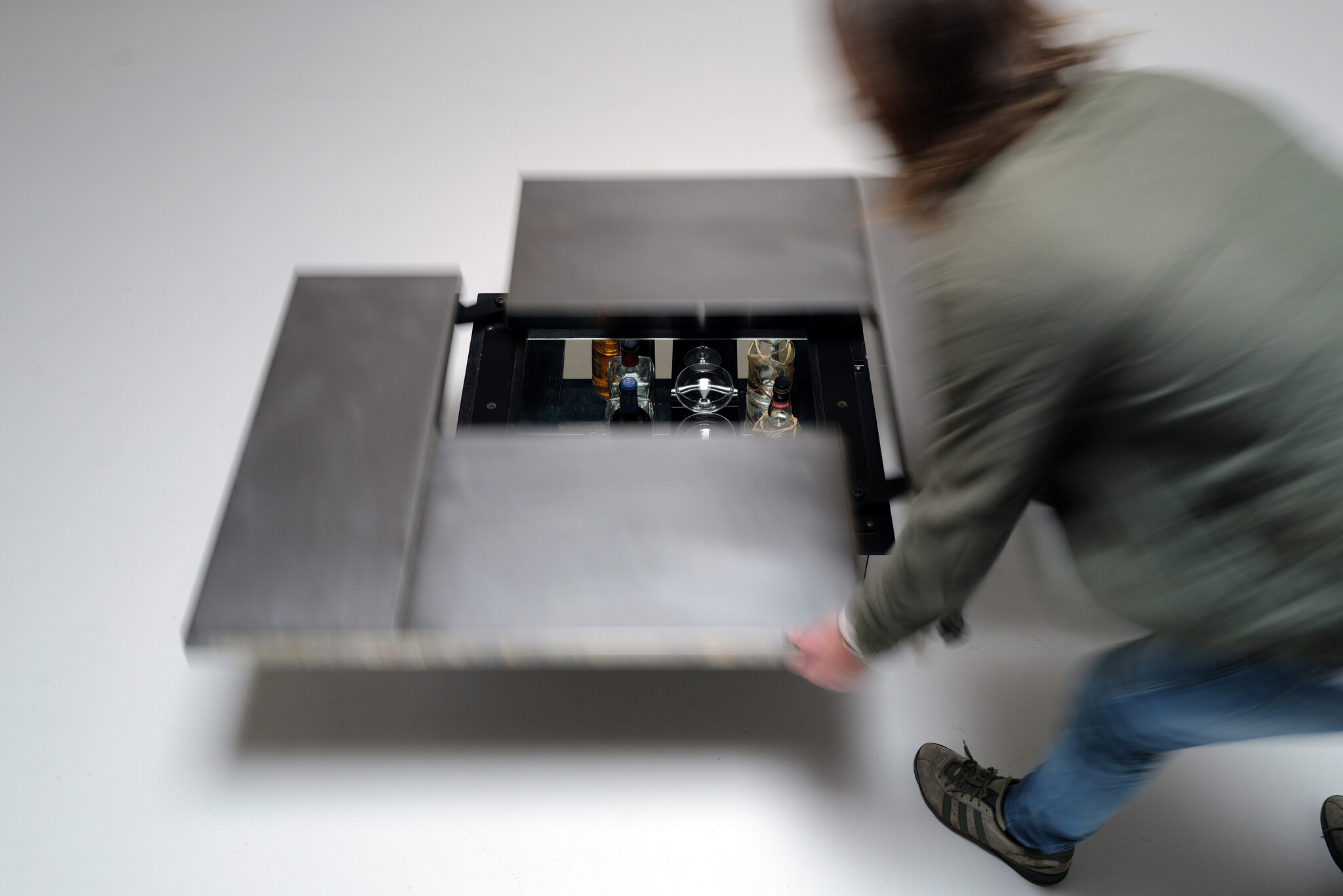 Belgo Chrom salontafel met verborgen bar, 1970's