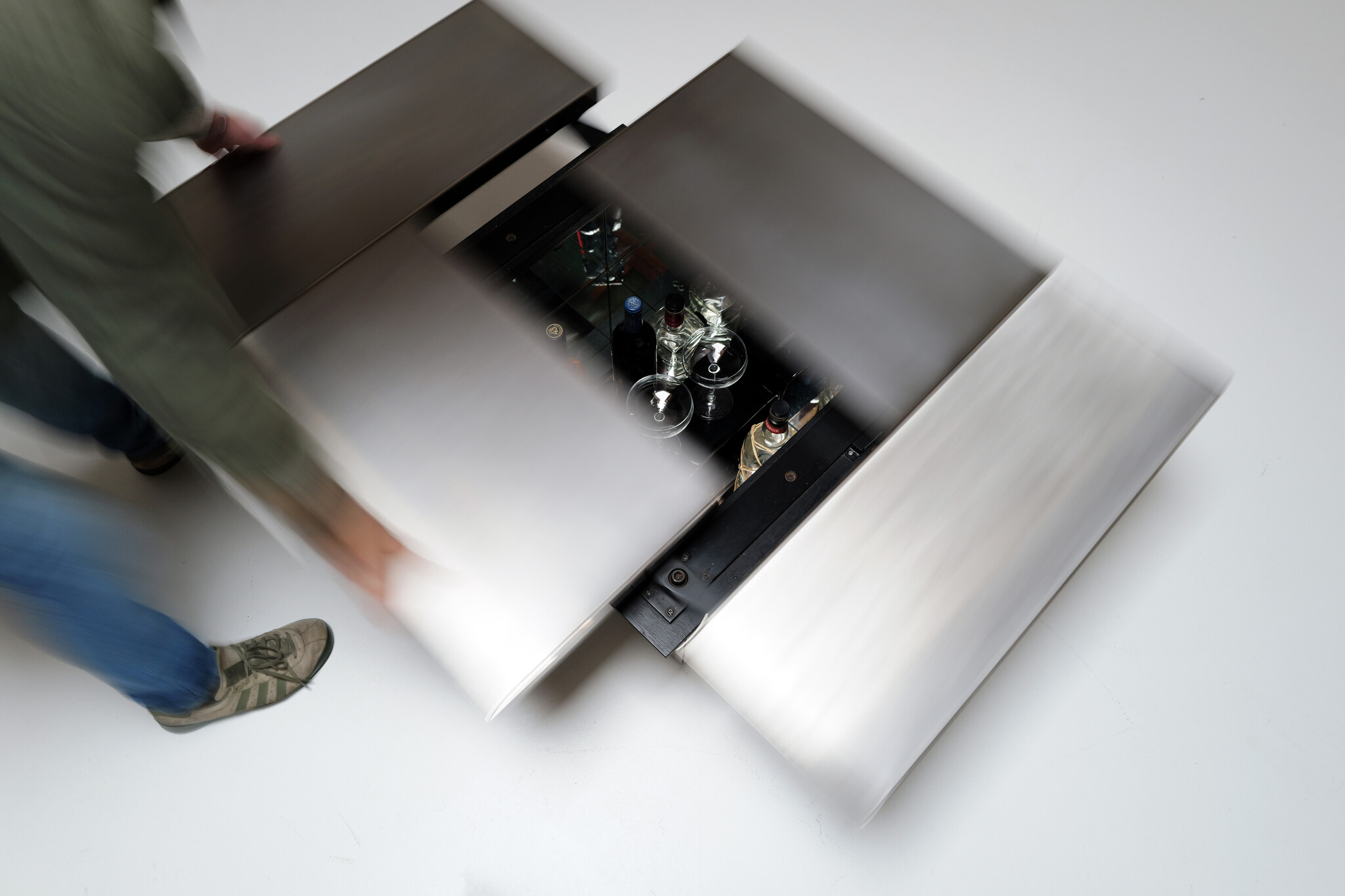 Belgo Chrom salontafel met verborgen bar, 1970's