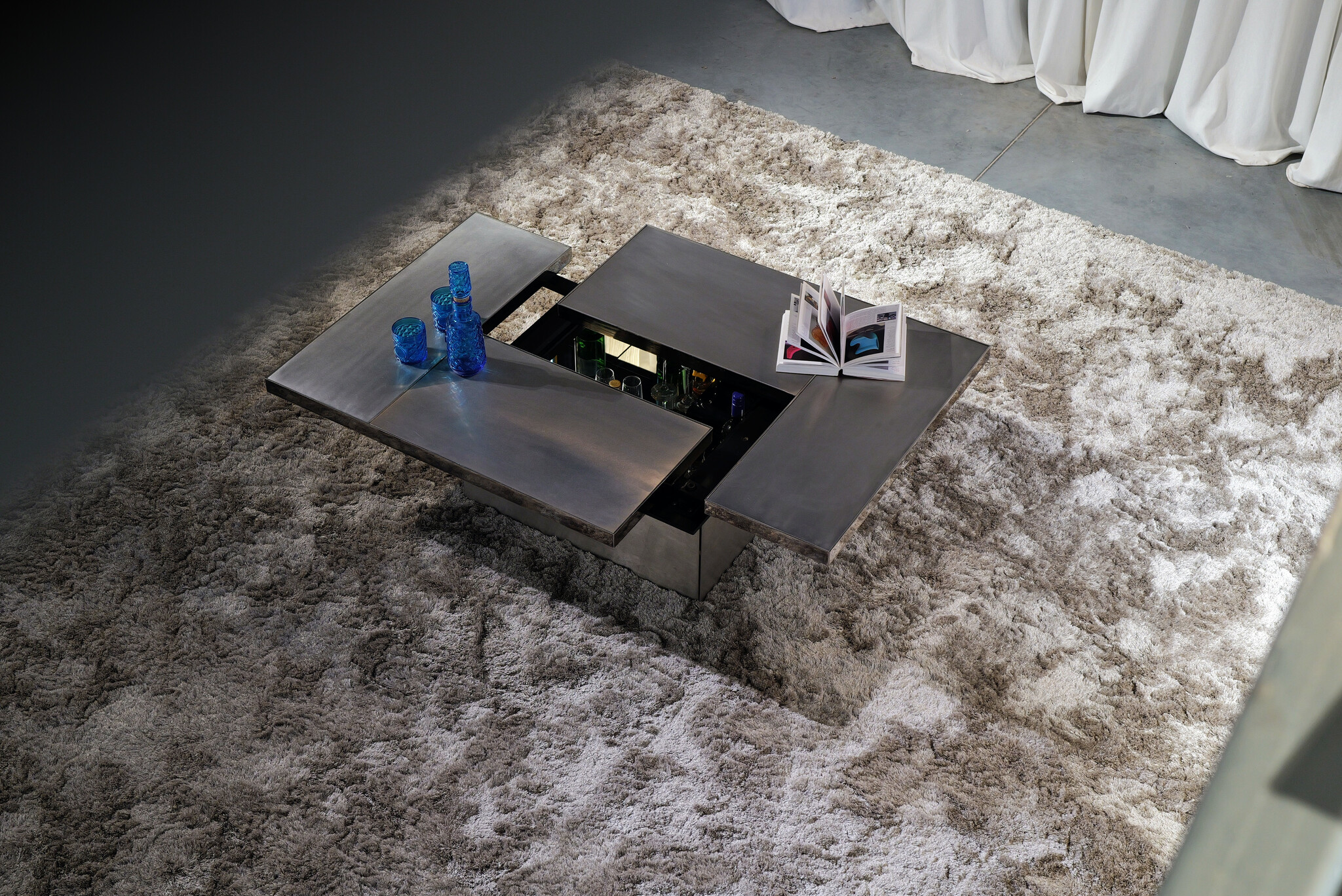 Belgo Chrom salontafel met verborgen bar, 1970's