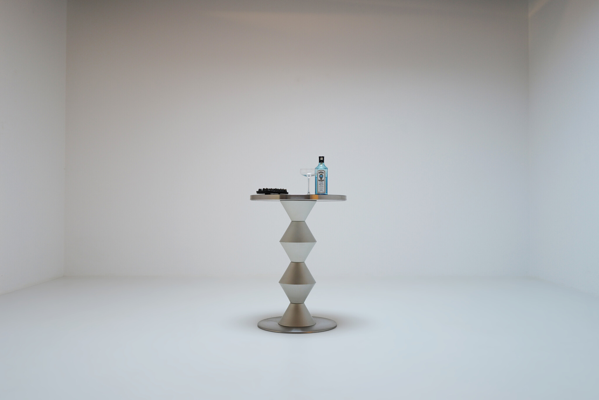 James Irvine bar table 'Tavola Bar' voor Metals Group, 1980s