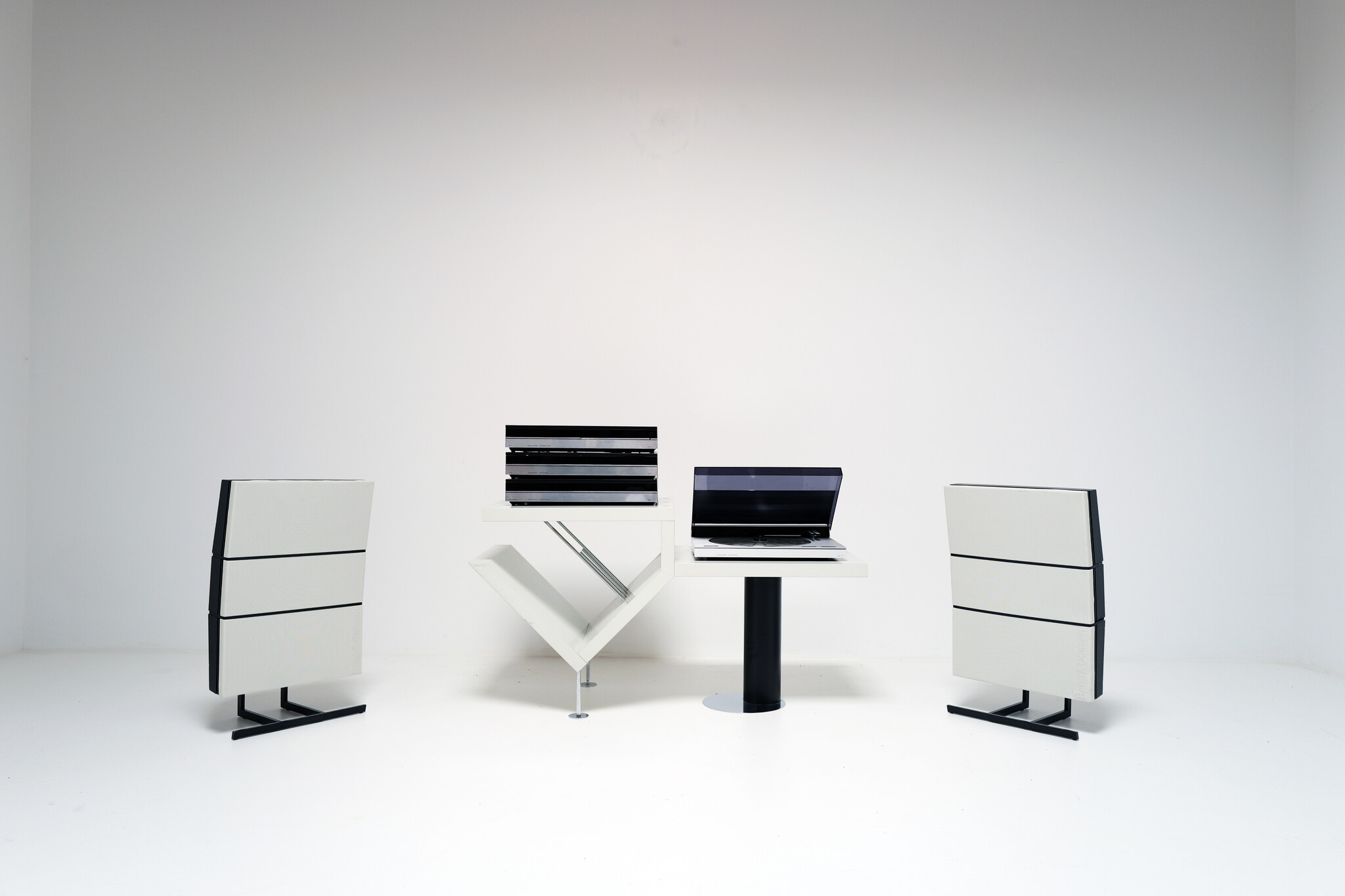 Zeldzaam compleet BeoSystem 6500 met origineel B&O meubel