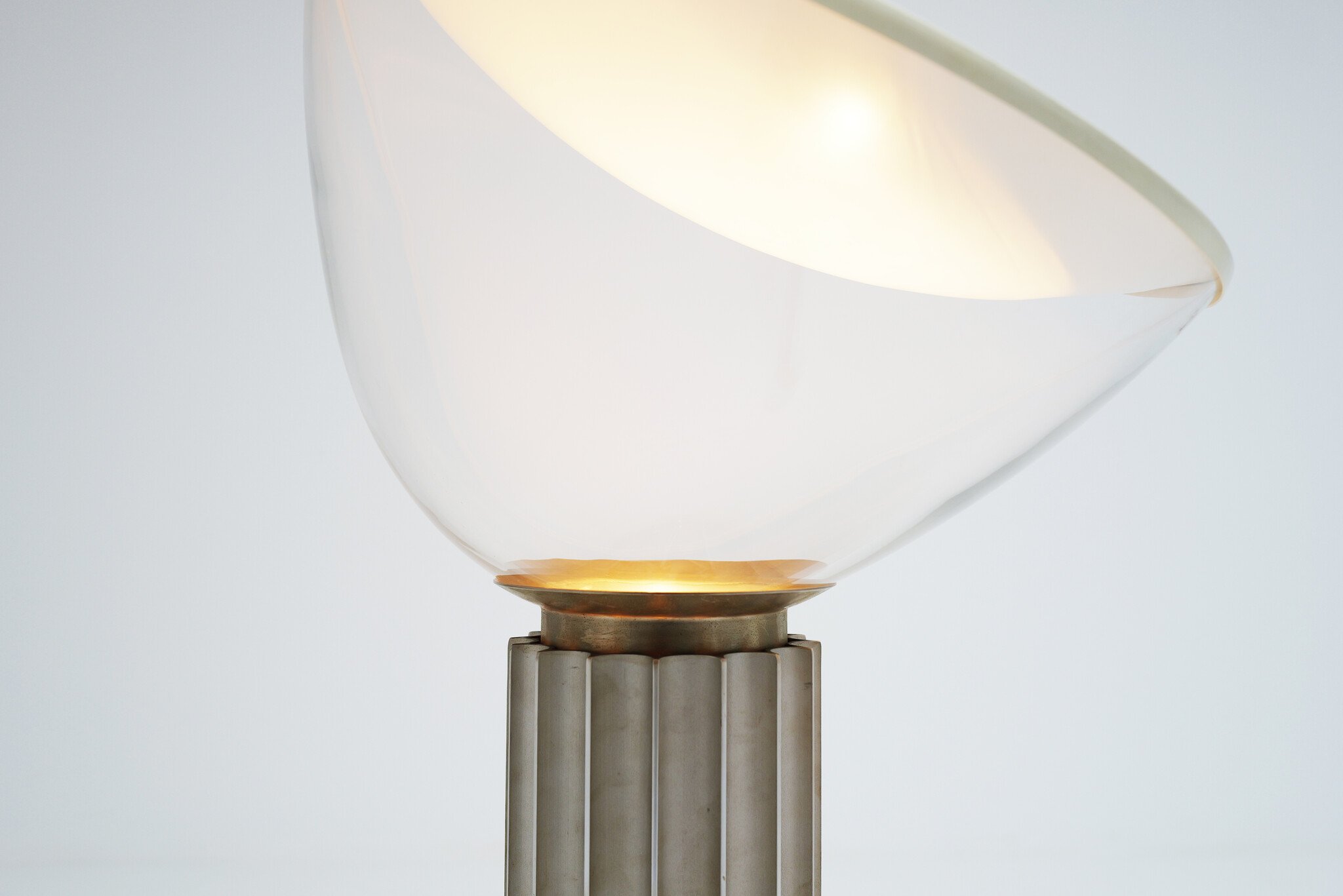 Flos Taccia lamp van Achille & Pier Giacomo Castiglioni, 1962