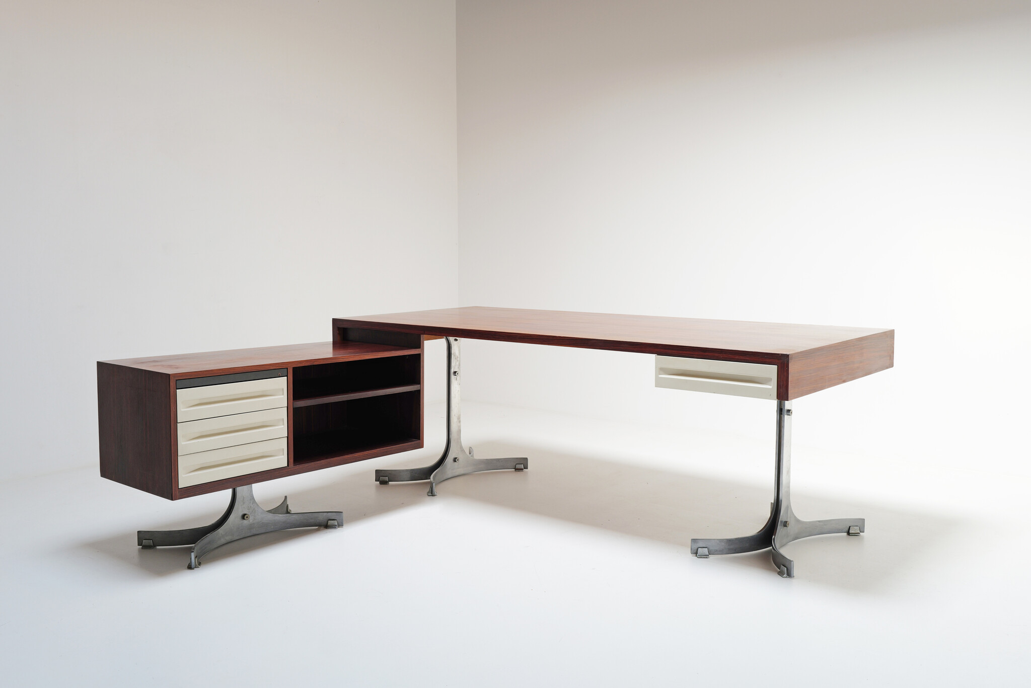 Exclusieve desk van Trau Arredamenti Metallici S.P.A, 1960s