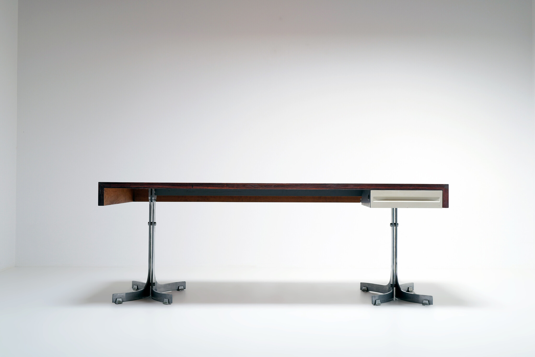 Exclusieve desk van Trau Arredamenti Metallici S.P.A, 1960s