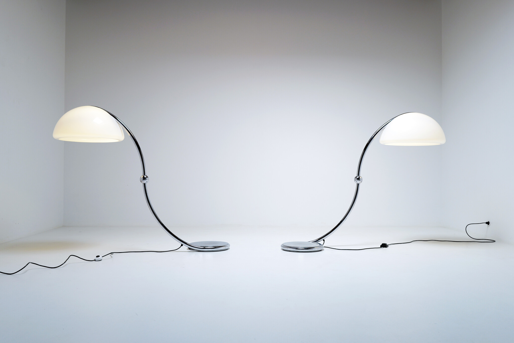 Italiaanse Serpente vloerlamp van Elio Martinelli, 1965