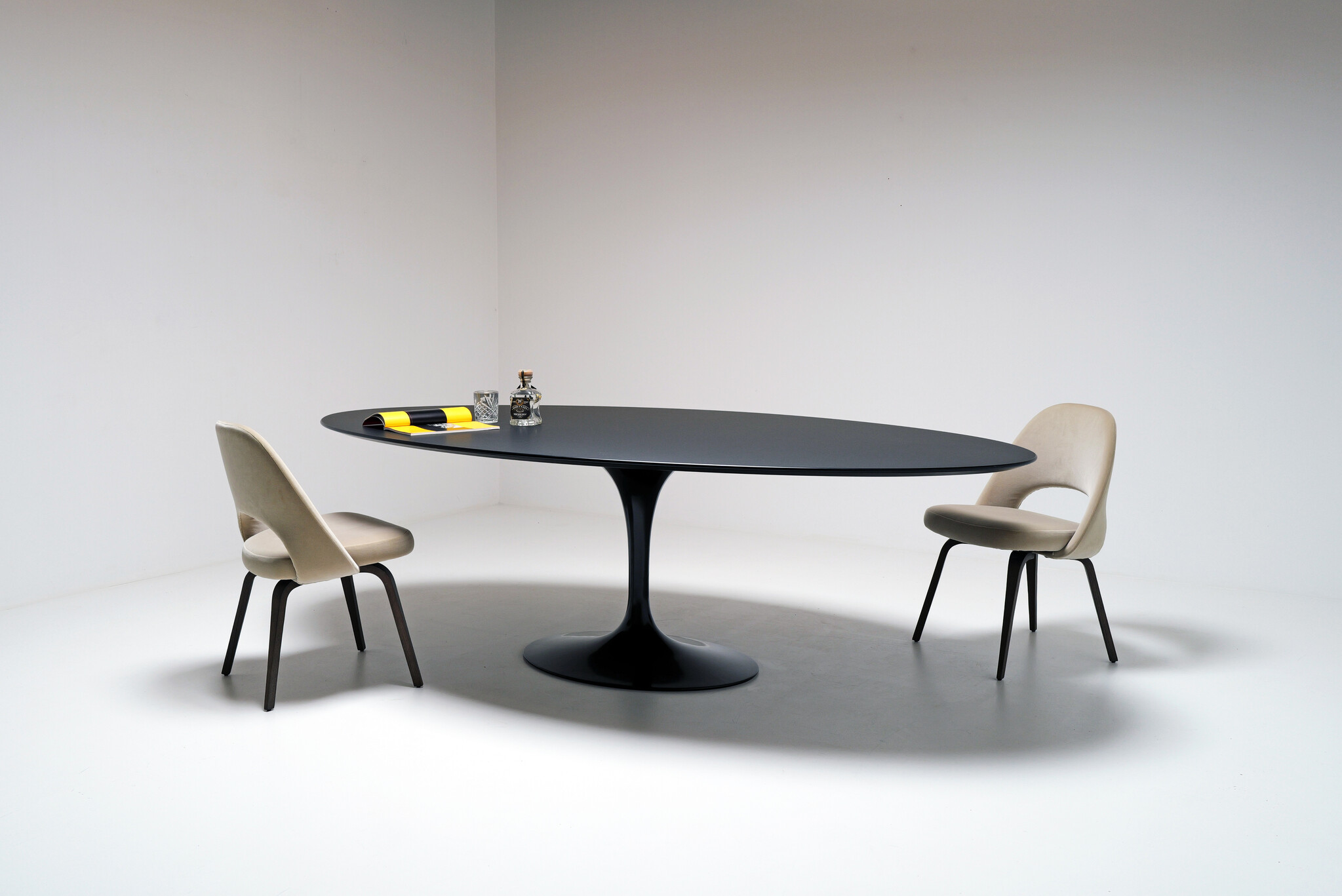 Knoll Tulip ovale tafel door Eero Saarinen, 1957