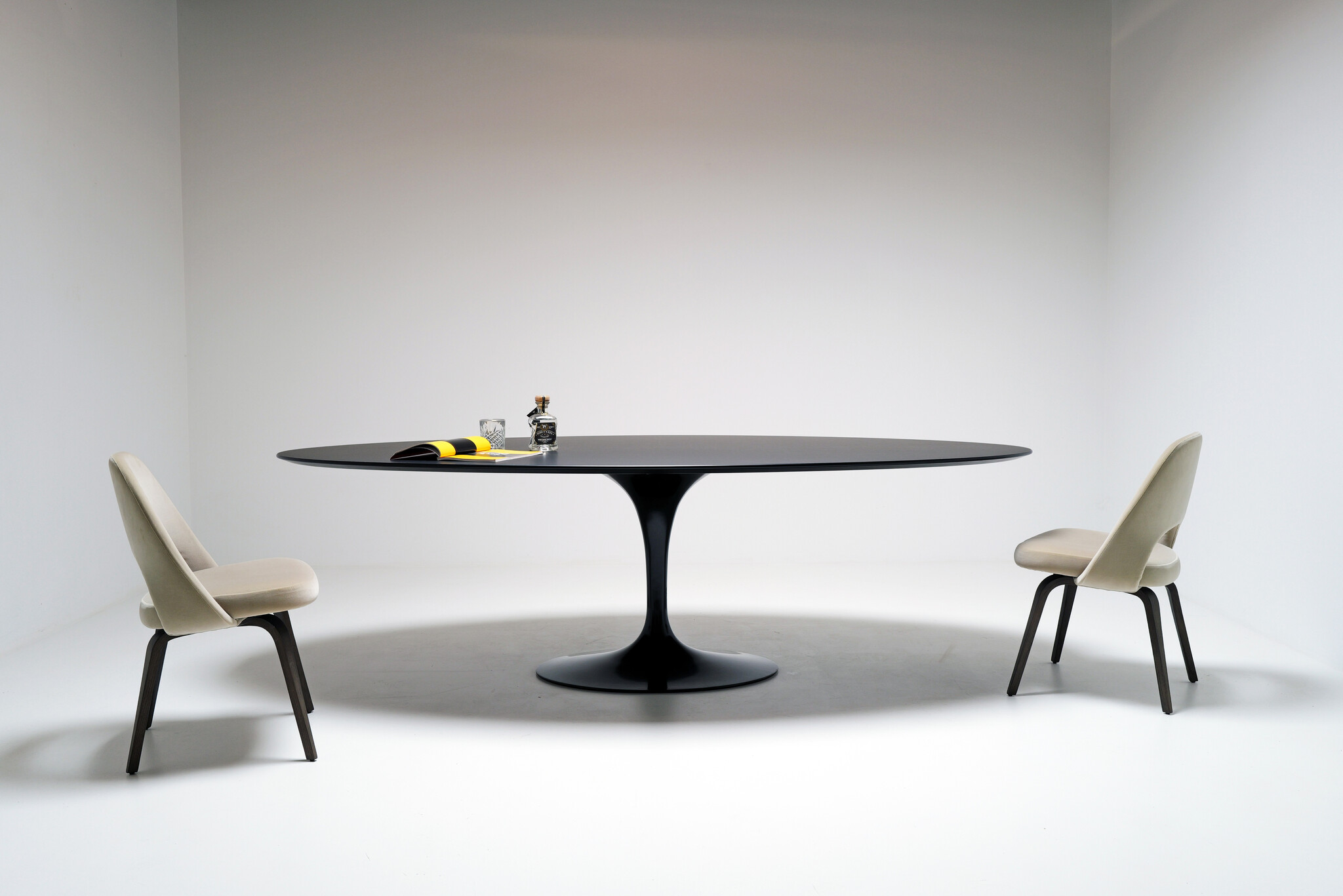 Knoll Tulip ovale tafel door Eero Saarinen, 1957