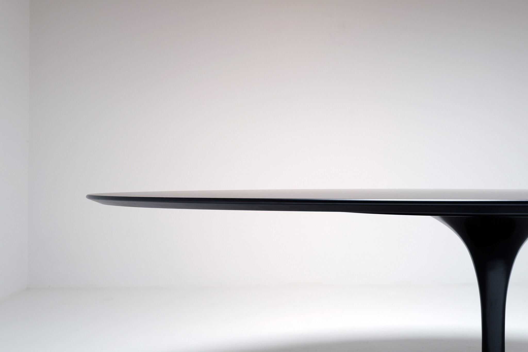 Knoll Tulip ovale tafel door Eero Saarinen, 1957