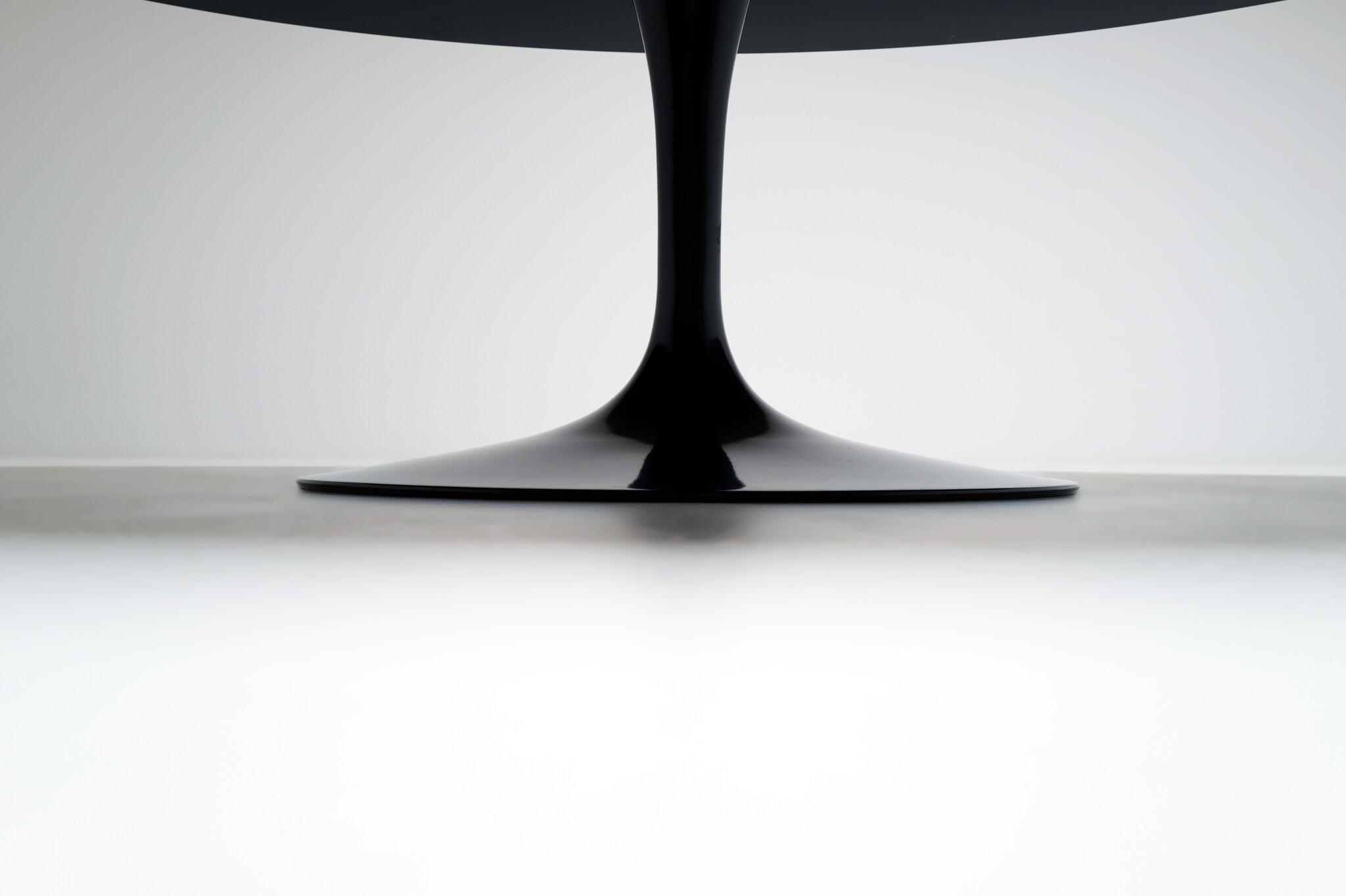 Knoll Tulip ovale tafel door Eero Saarinen, 1957