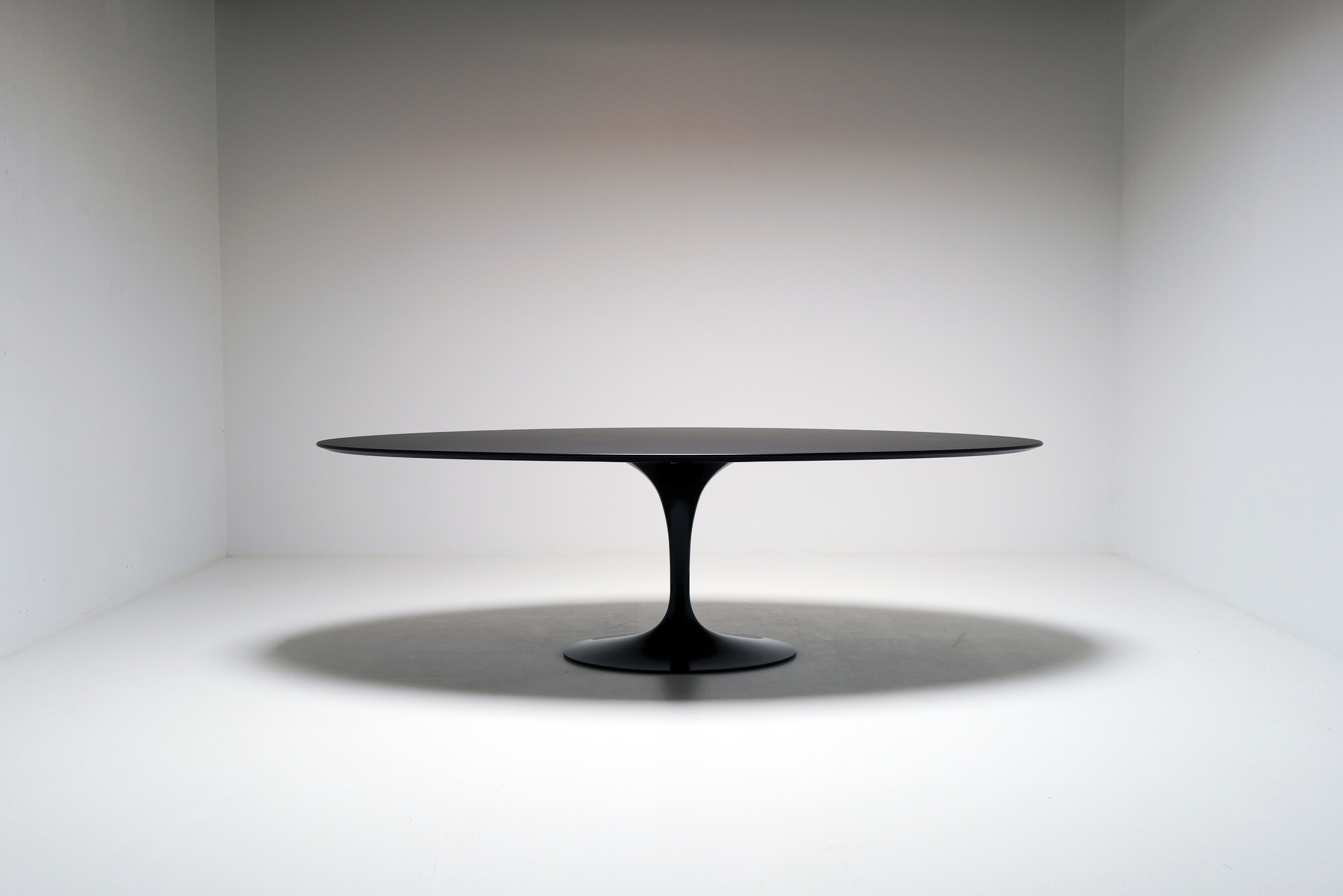 Knoll Tulip ovale tafel door Eero Saarinen, 1957