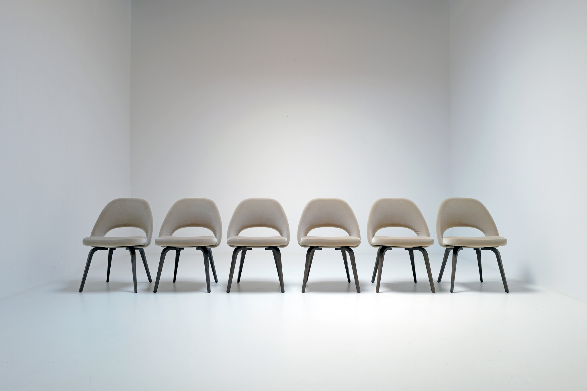 Eero Saarinen “Conference” stoelen voor Knoll International, 1948