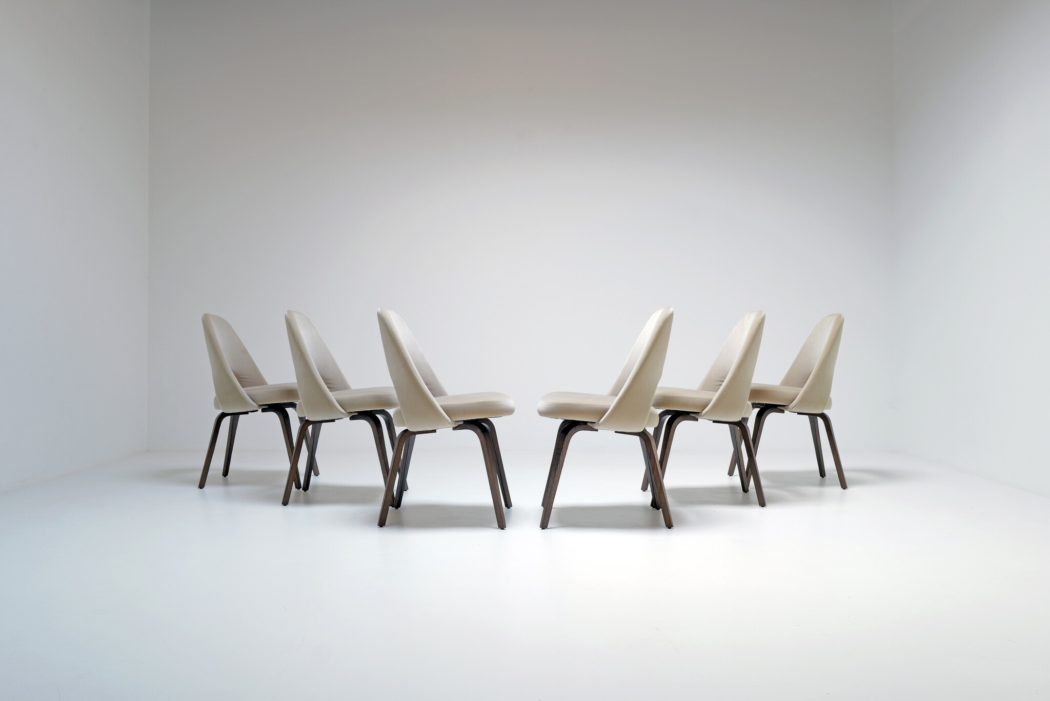 Eero Saarinen “Conference” stoelen voor Knoll International, 1948