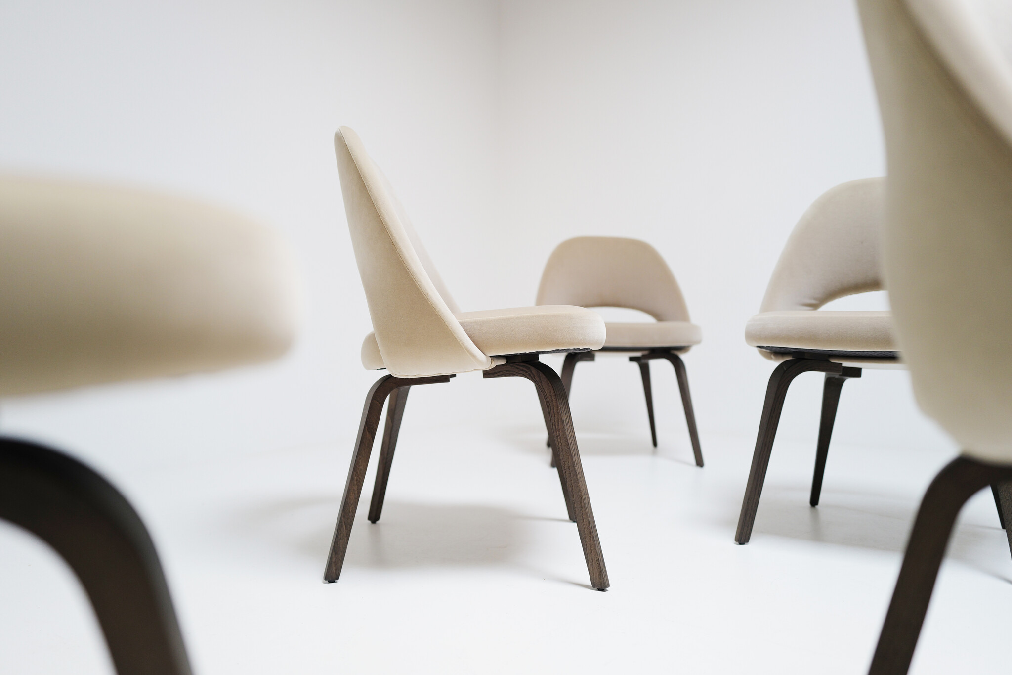 Eero Saarinen “Conference” stoelen voor Knoll International, 1948