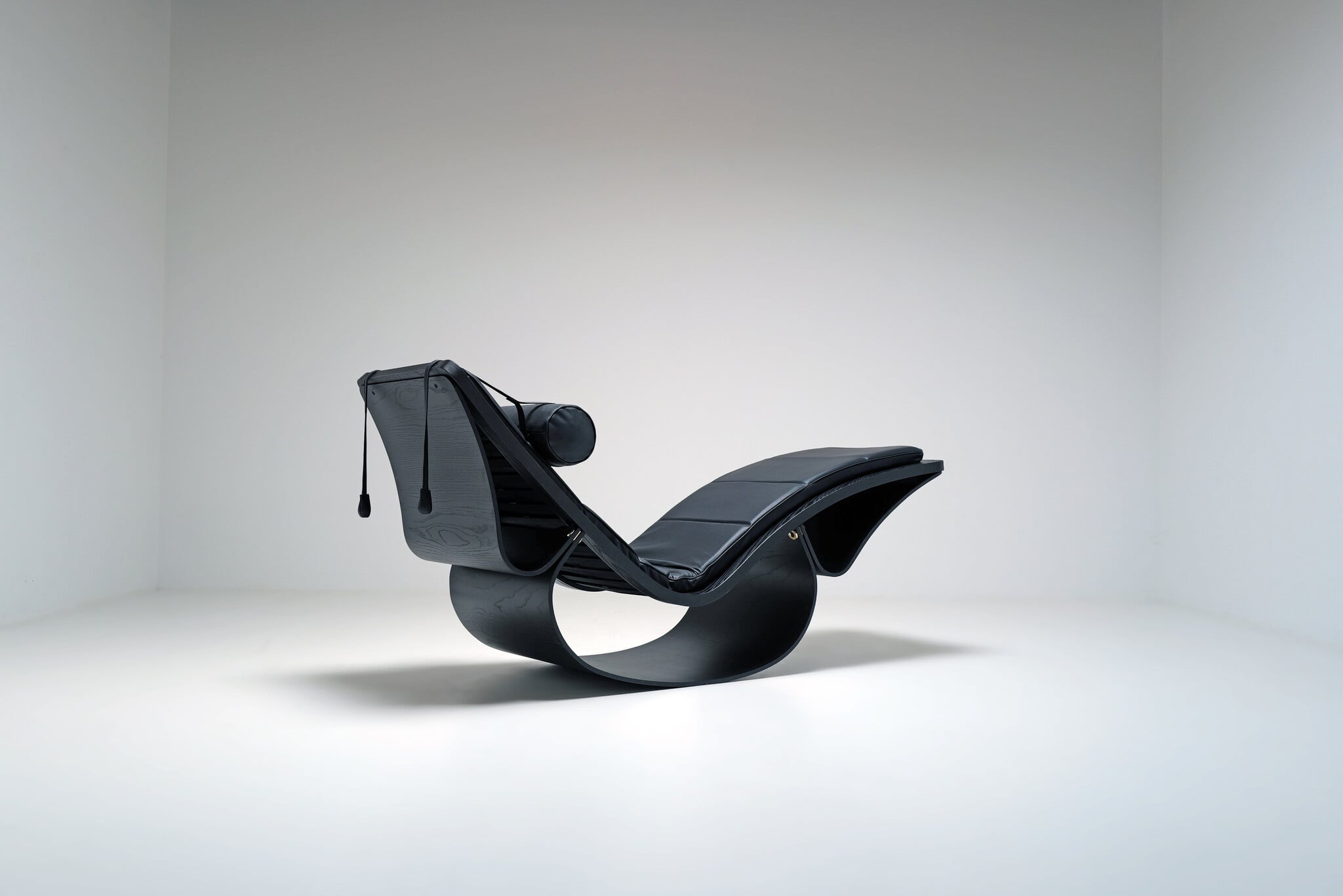 ‘Rio’ Rocking Chaise Lounge van Oscar Niemeyer
