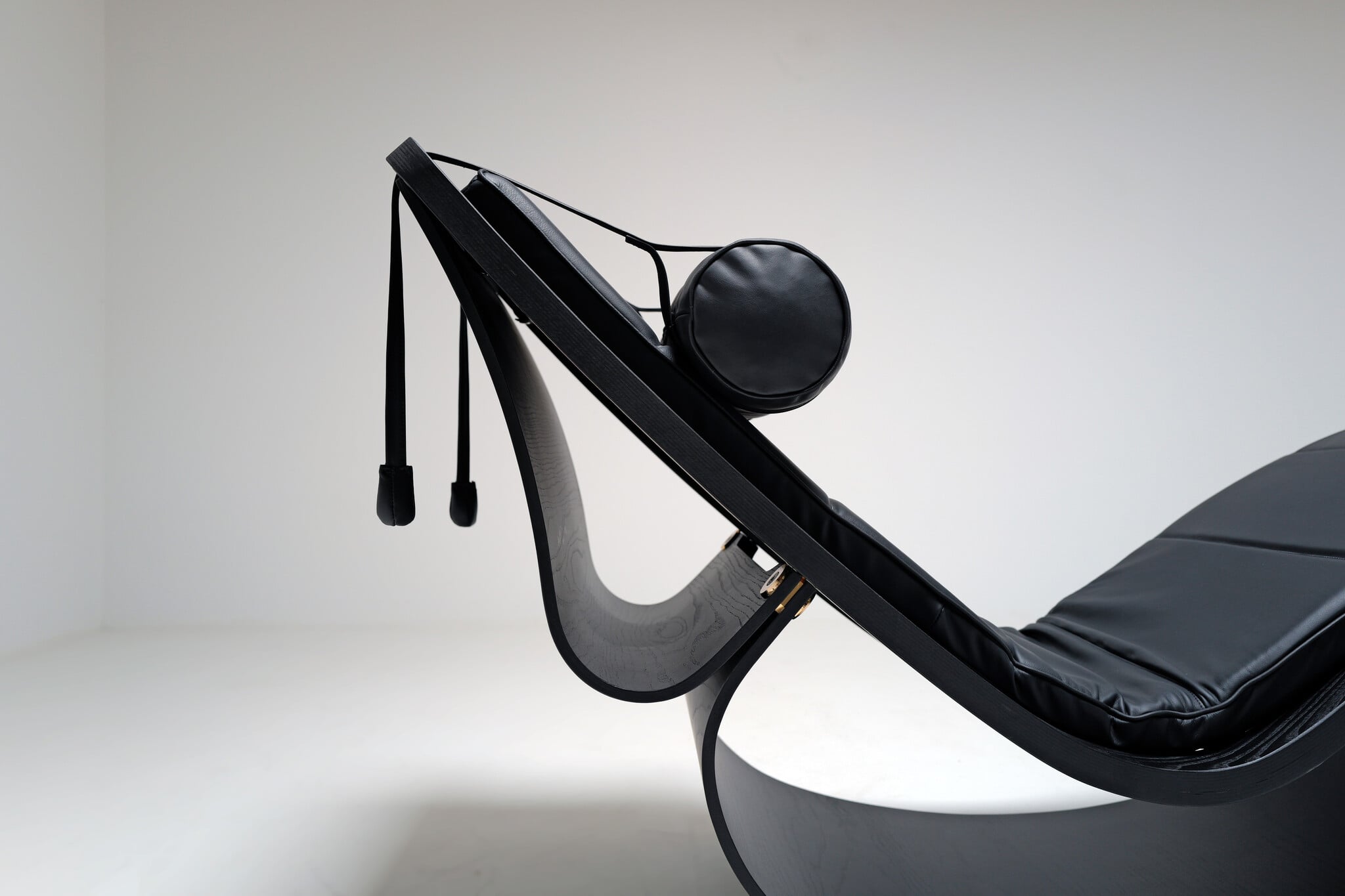 ‘Rio’ Rocking Chaise Lounge van Oscar Niemeyer