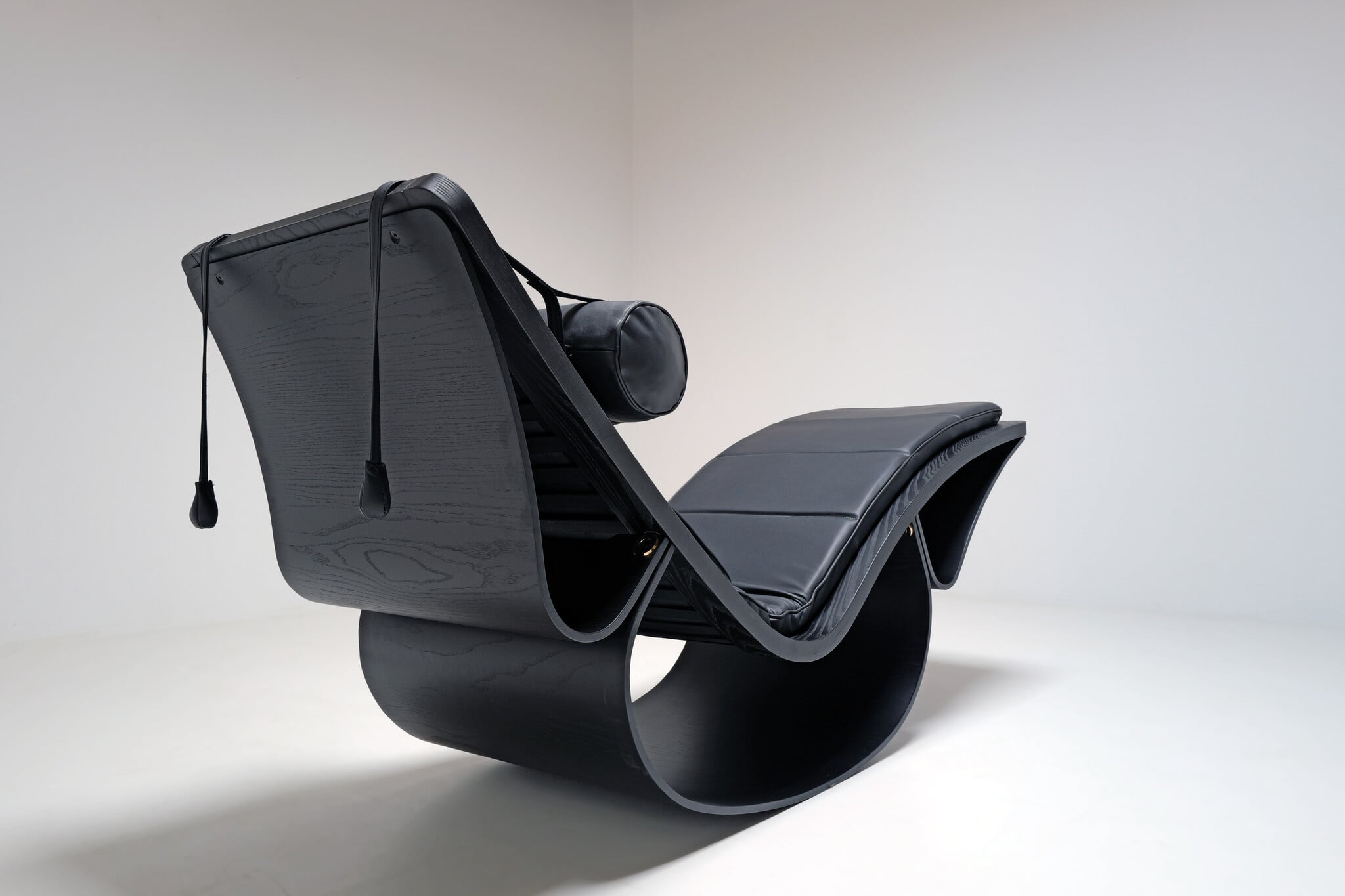 ‘Rio’ Rocking Chaise Lounge van Oscar Niemeyer