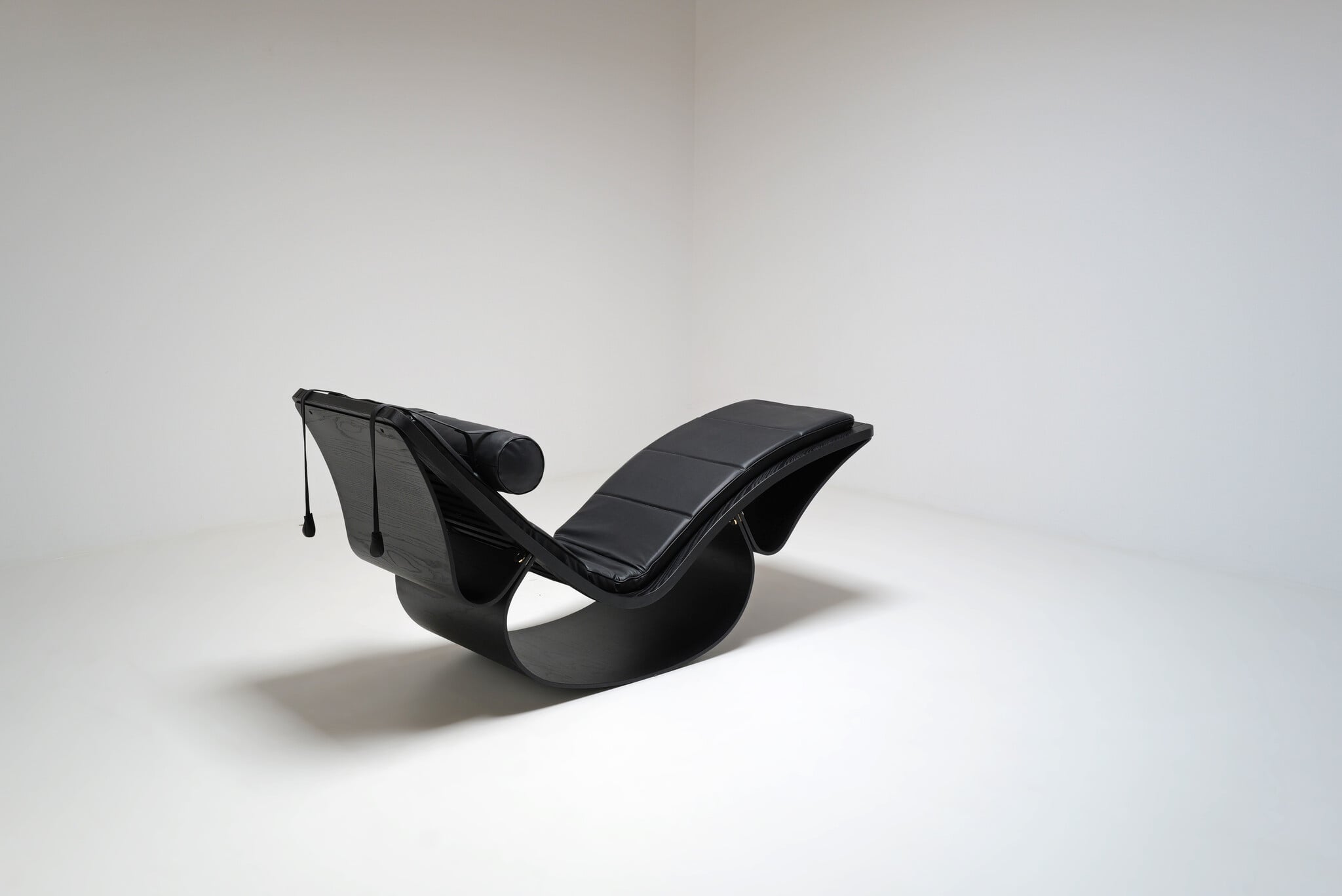 ‘Rio’ Rocking Chaise Lounge van Oscar Niemeyer