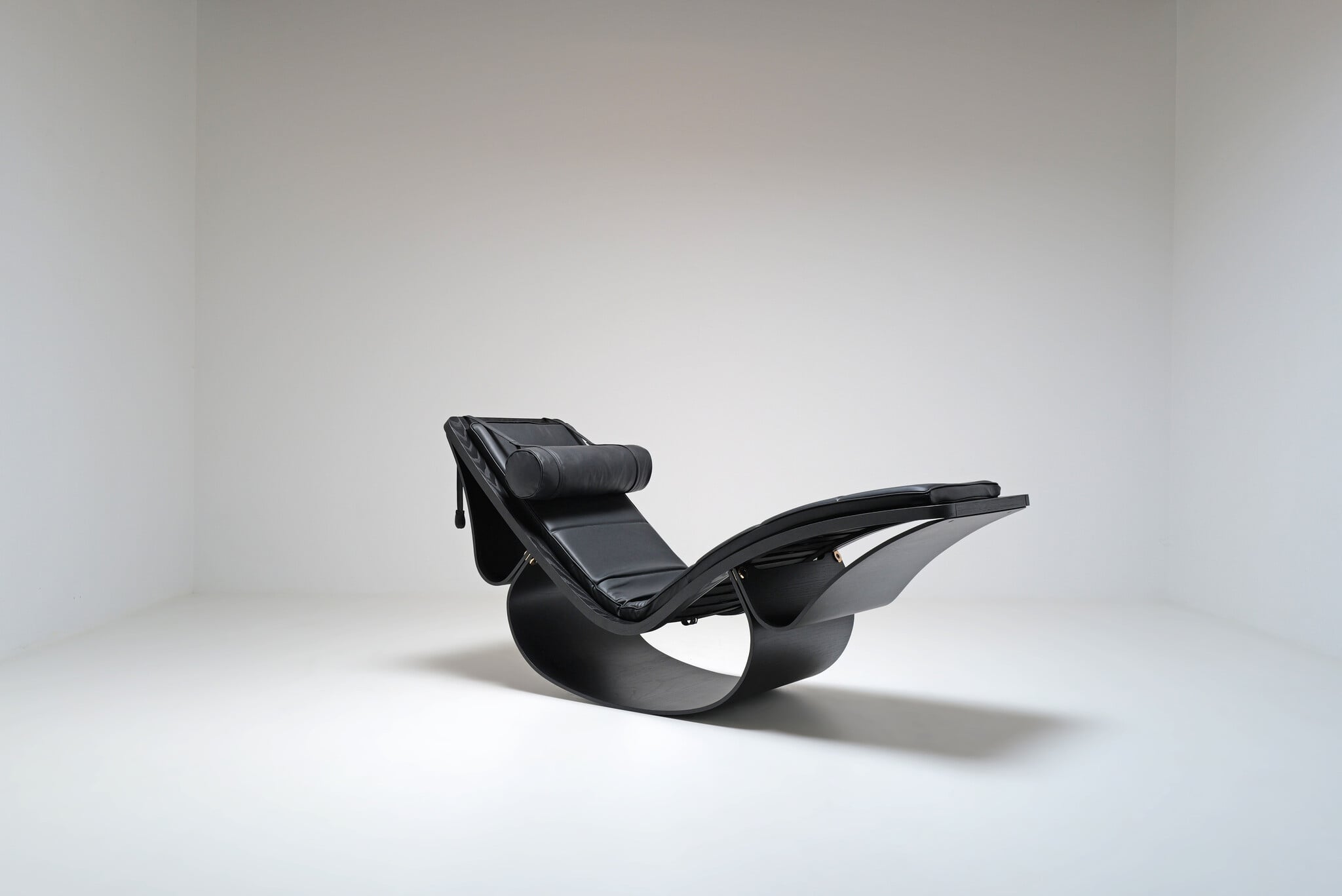 ‘Rio’ Rocking Chaise Lounge van Oscar Niemeyer