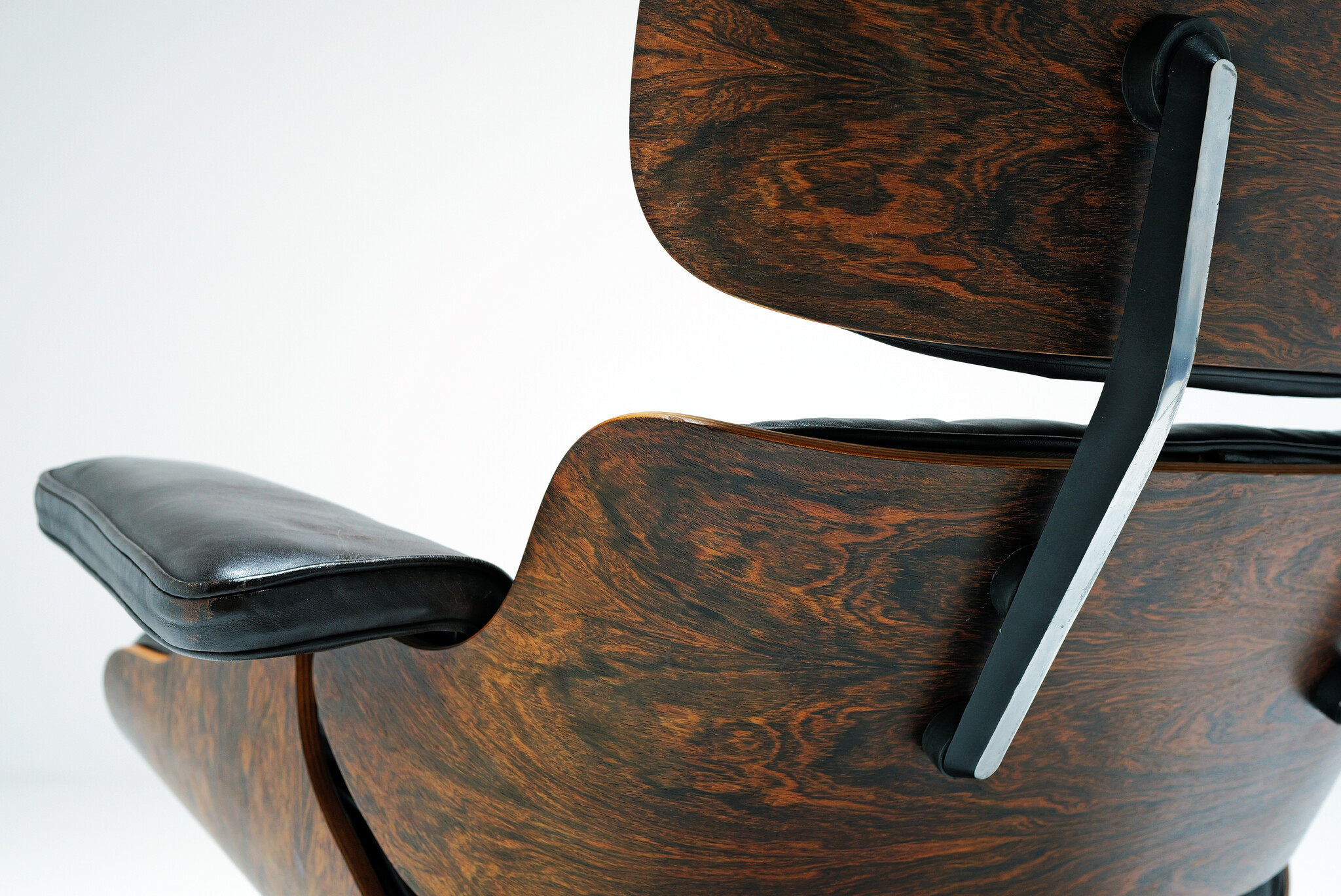 Vintage Eames Lounge Chair & Ottoman door Mobilier International, 1960’s