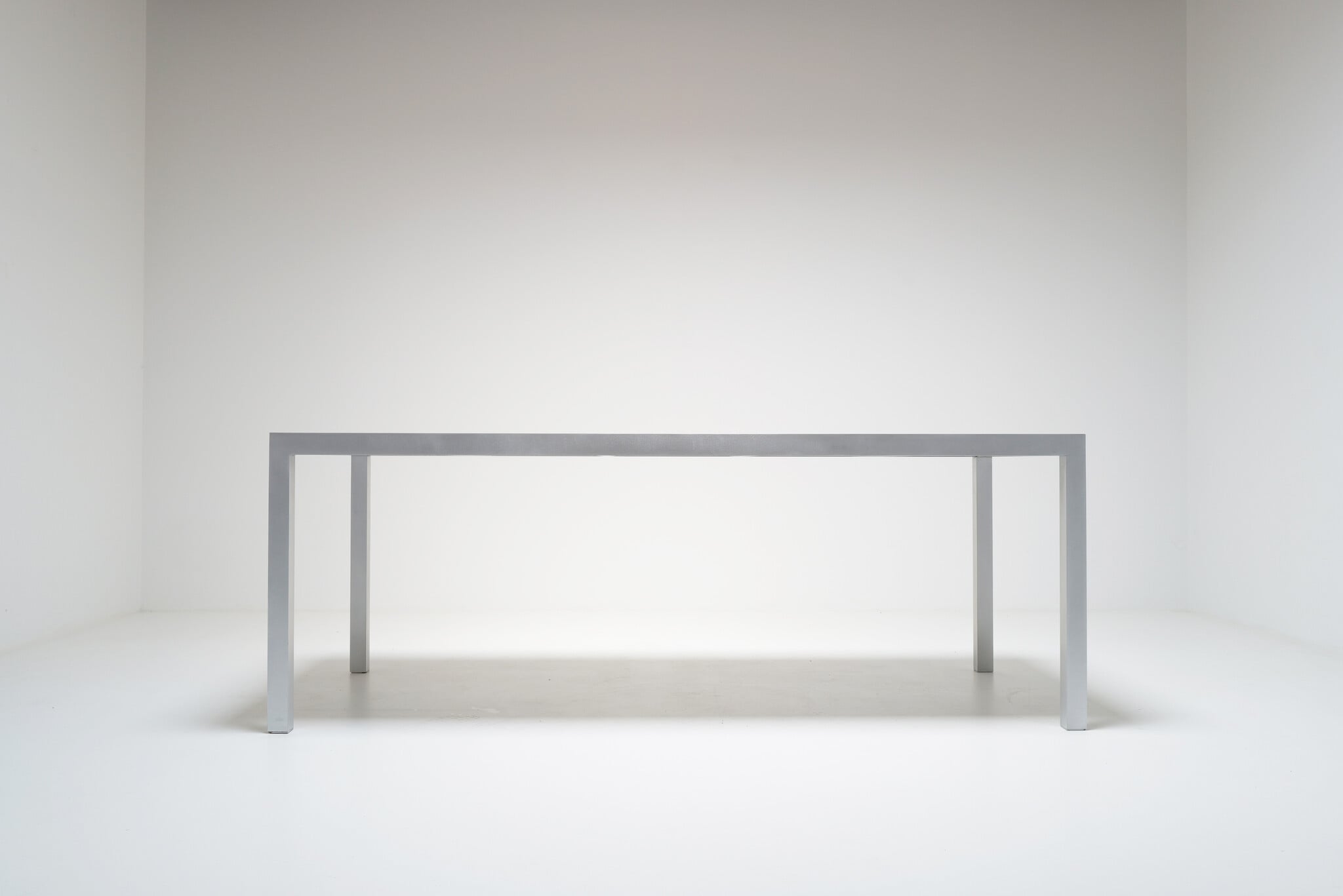 Alu tafel T88A van Maarten Van Severen voor MVS Studio