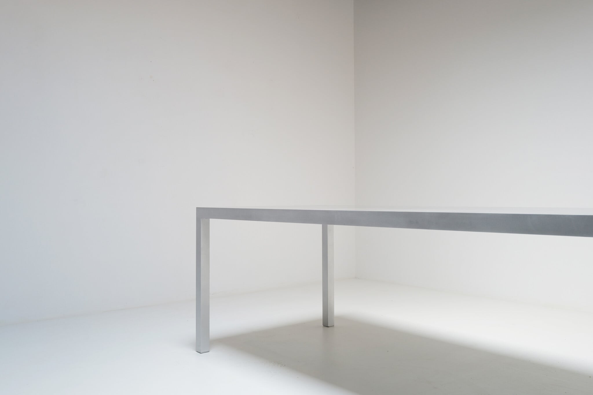 Alu tafel T88A van Maarten Van Severen voor MVS Studio