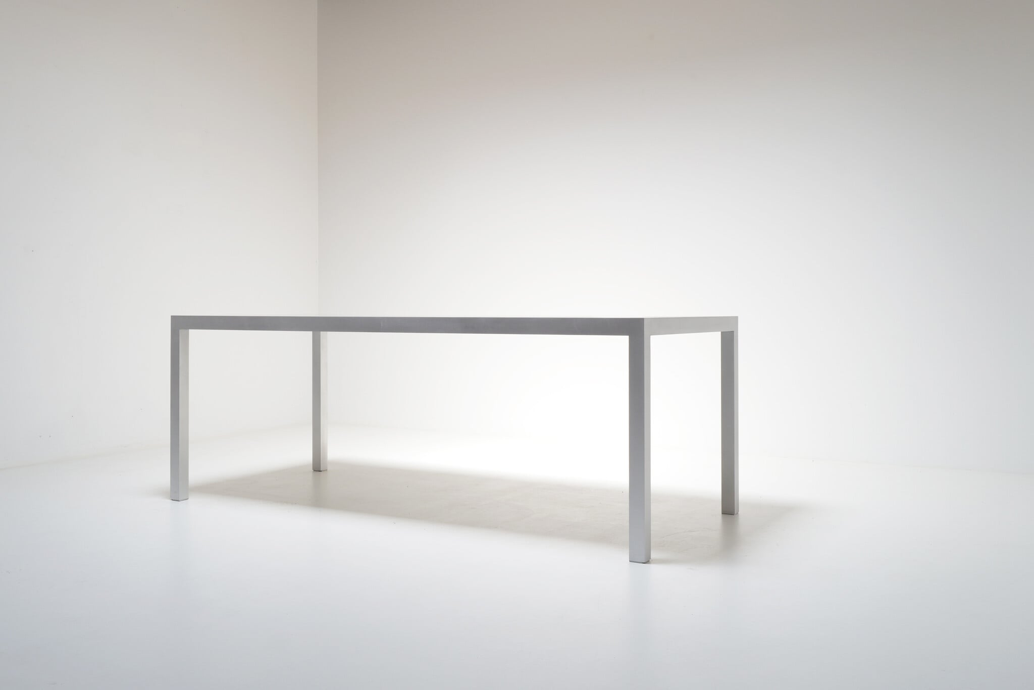 Alu tafel T88A van Maarten Van Severen voor MVS Studio