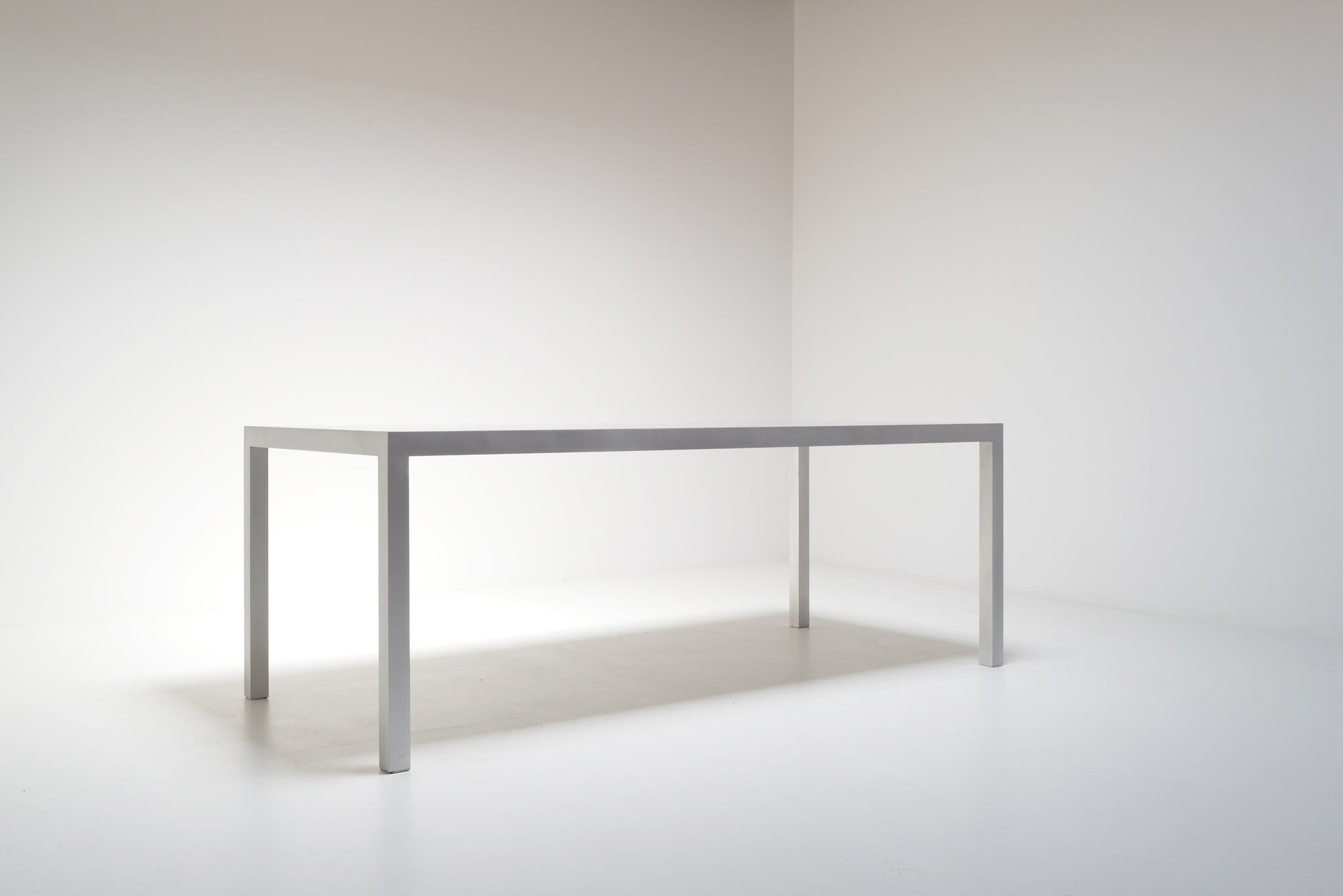 Alu tafel T88A van Maarten Van Severen voor MVS Studio