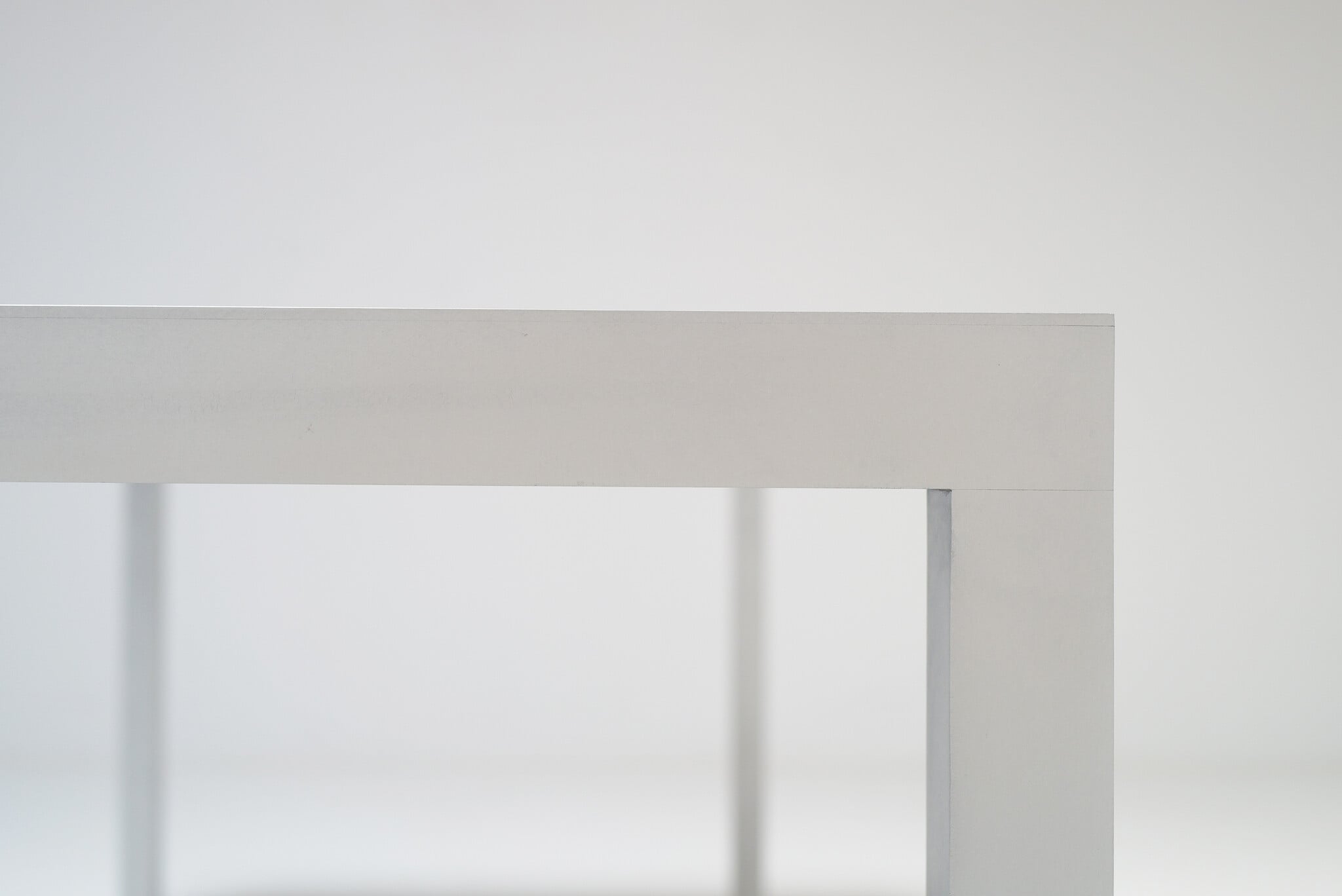 Alu tafel T88A van Maarten Van Severen voor MVS Studio