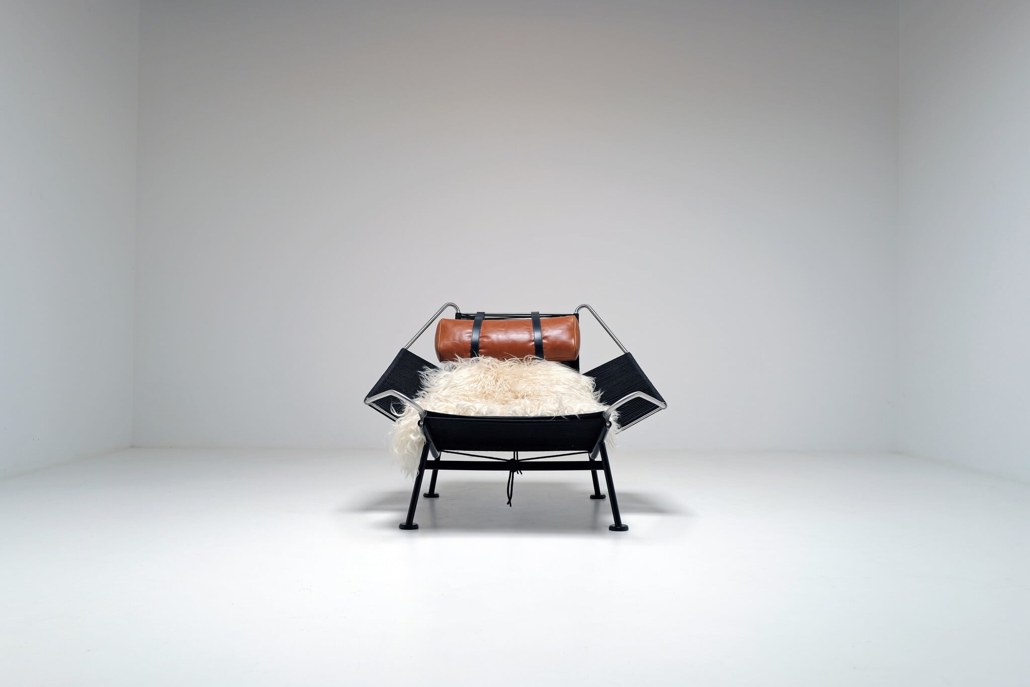 Flag Halyard Lounge Chair van Hans J. Wegner voor PP Møbler