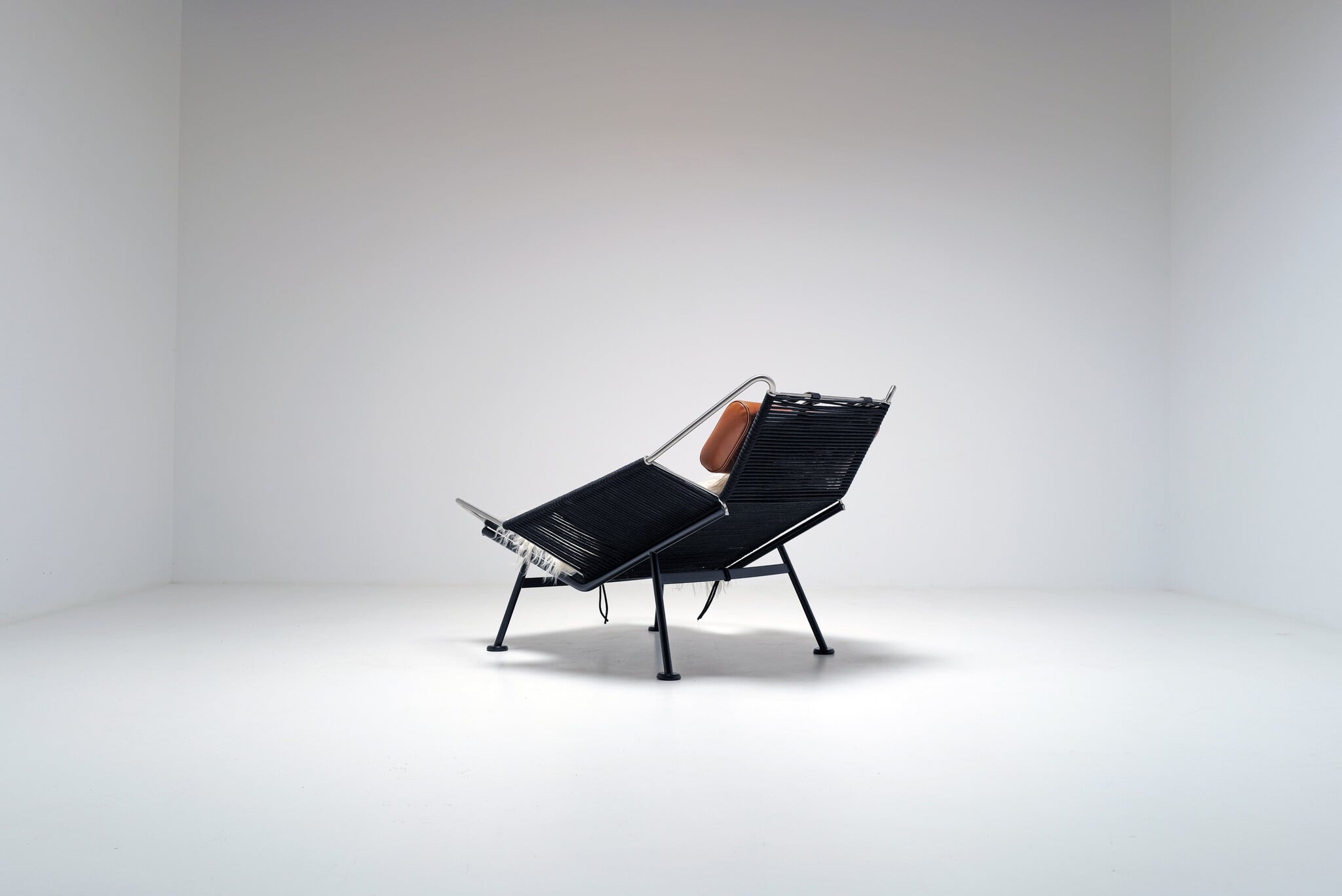 Flag Halyard Lounge Chair van Hans J. Wegner voor PP Møbler