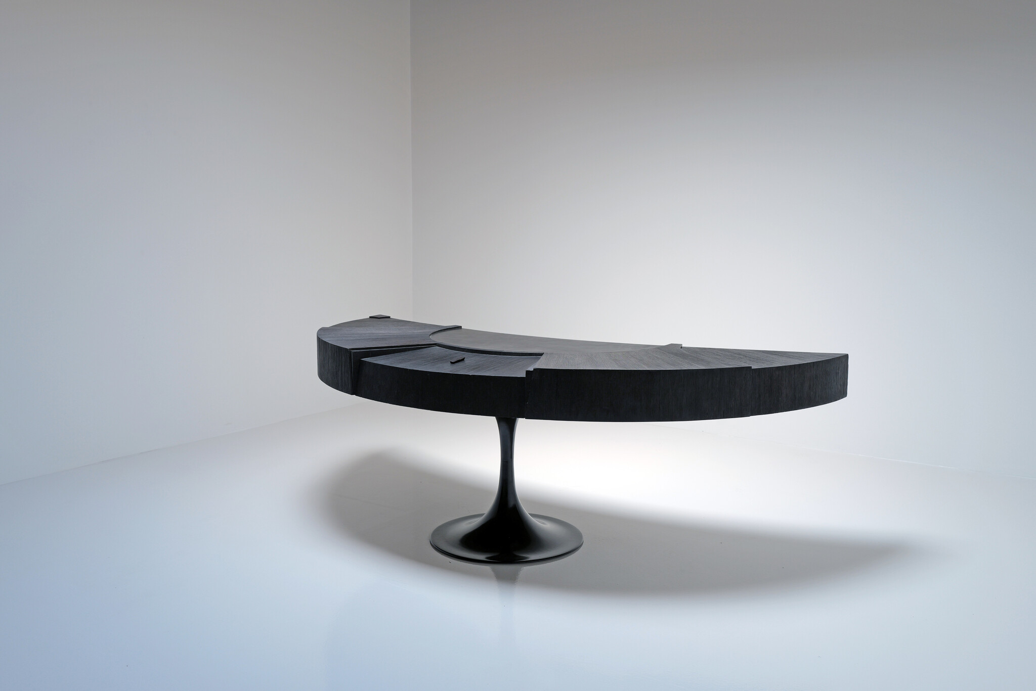 Exclusief Space Age “Boomerang” directiebureau, 1980’s