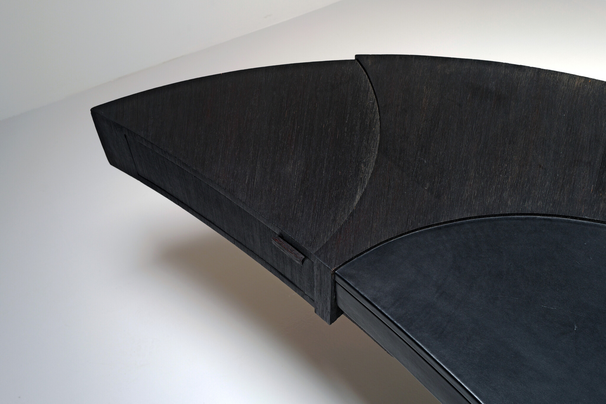 Exclusief Space Age “Boomerang” directiebureau, 1980’s