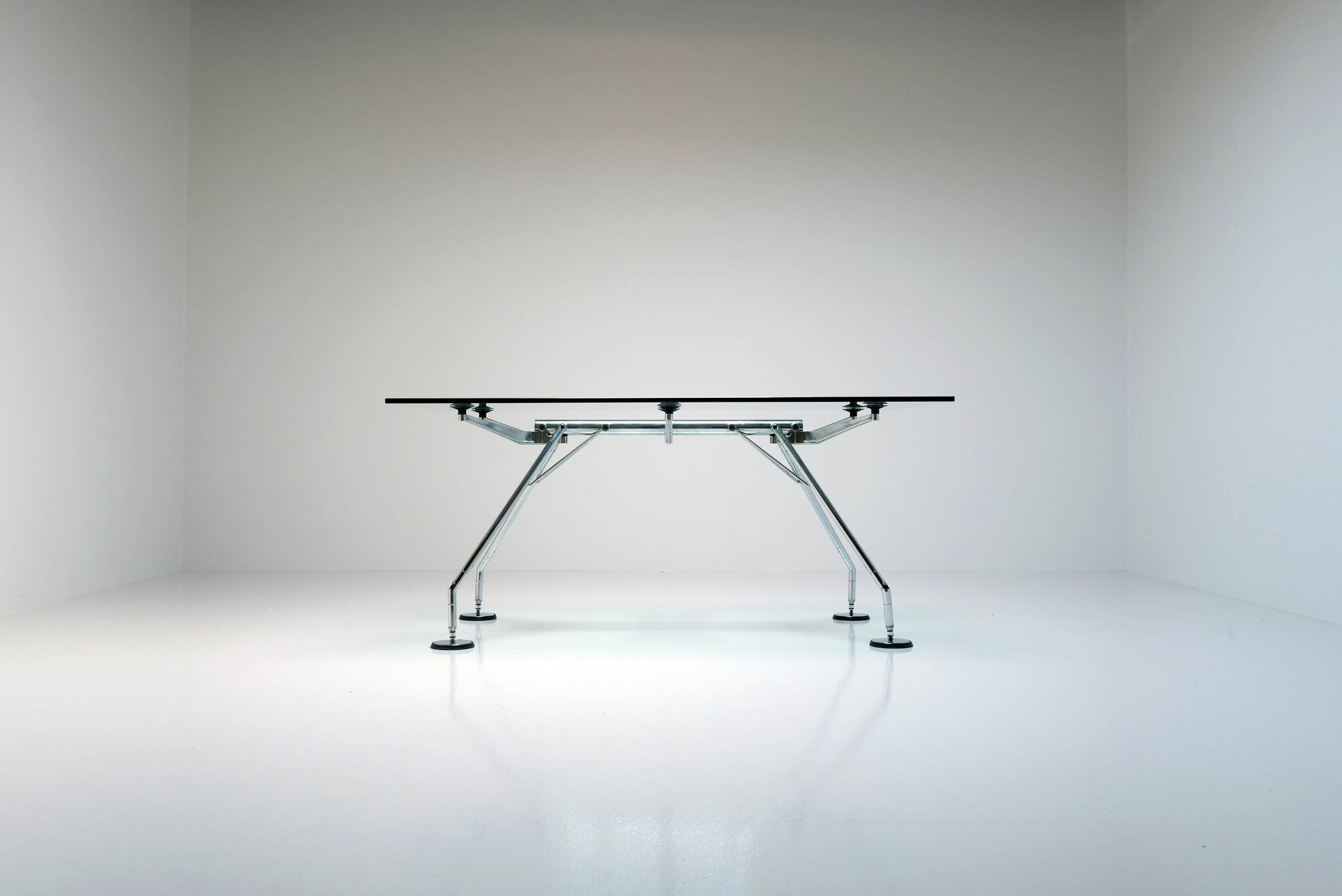 Nomos desk door Norman foster voor Tecno, 1980'S