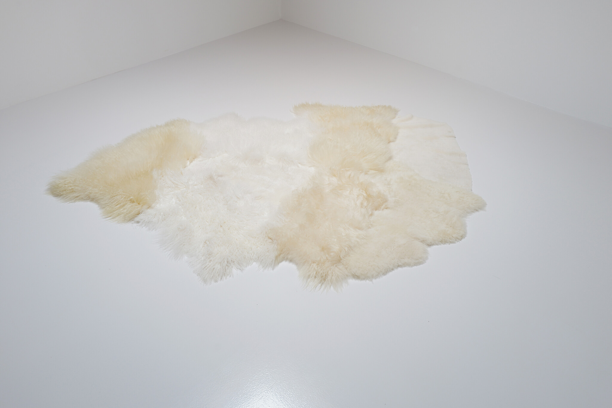 Carine Boxy “With good intrest” landscape tapijt, 2025