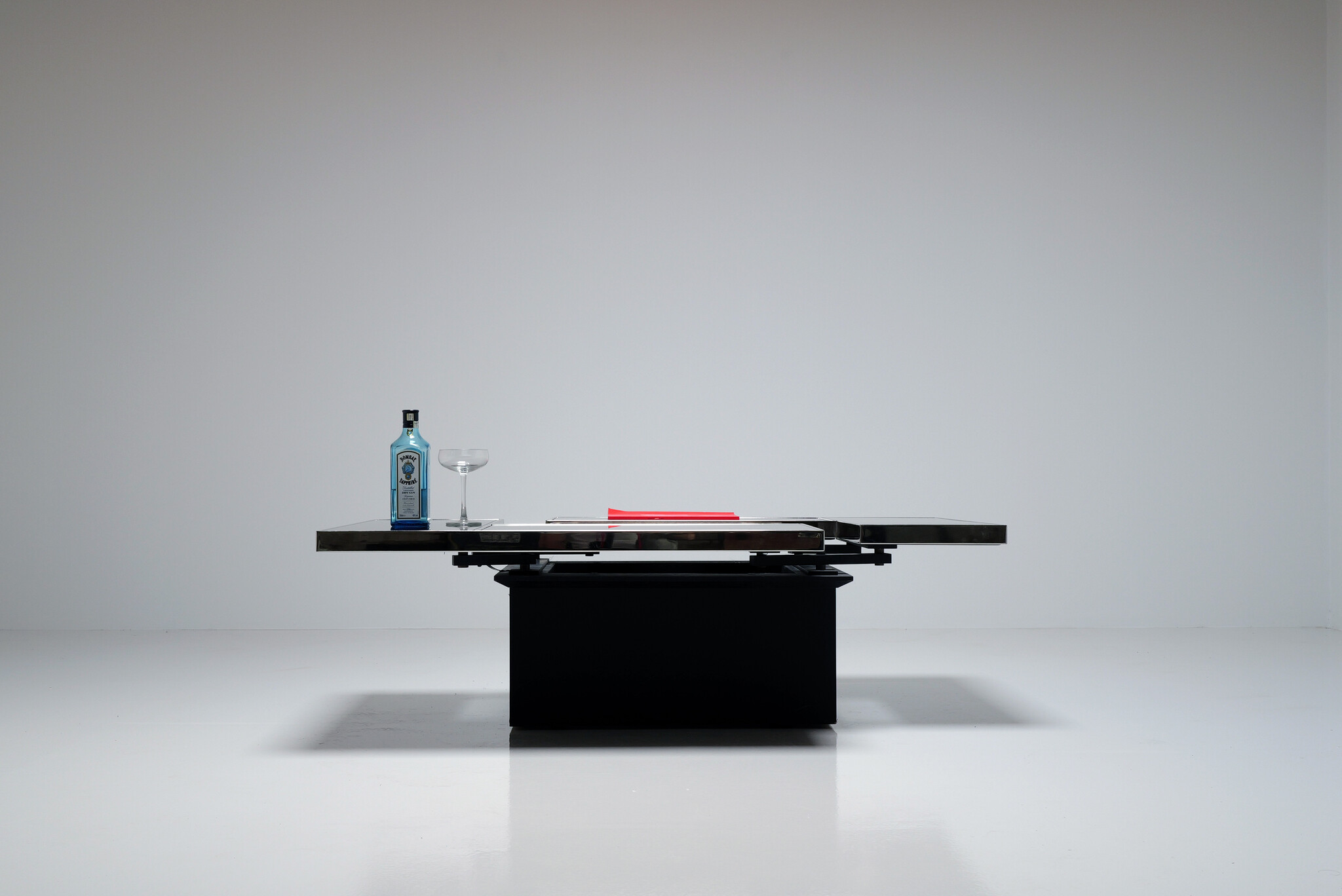 Belgo Chrom salontafel met verborgen bar, 1970's