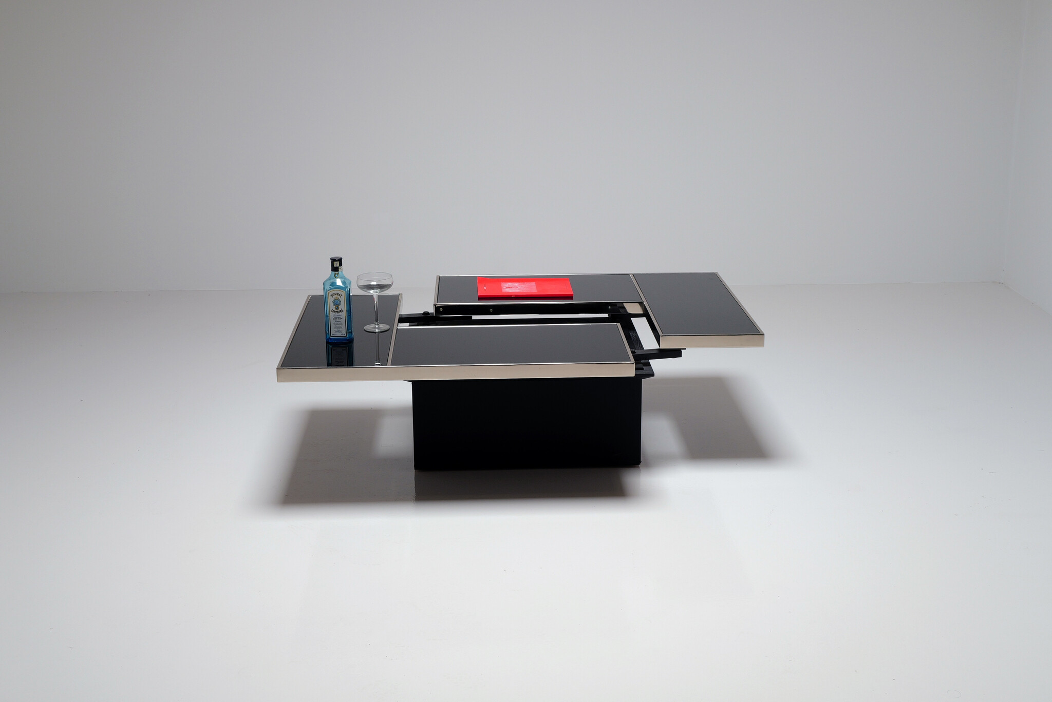 Belgo Chrom salontafel met verborgen bar, 1970's