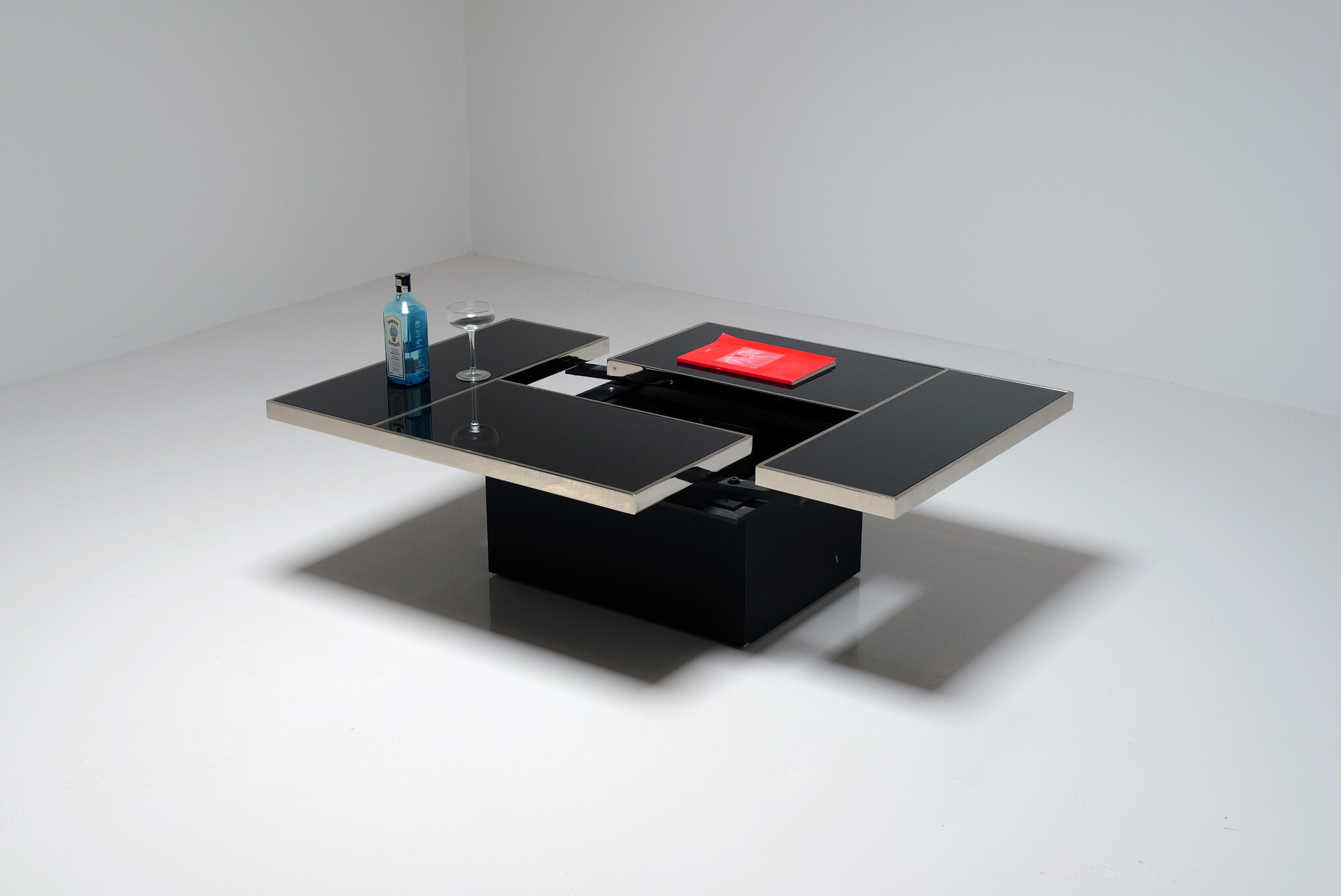 Belgo Chrom salontafel met verborgen bar, 1970's