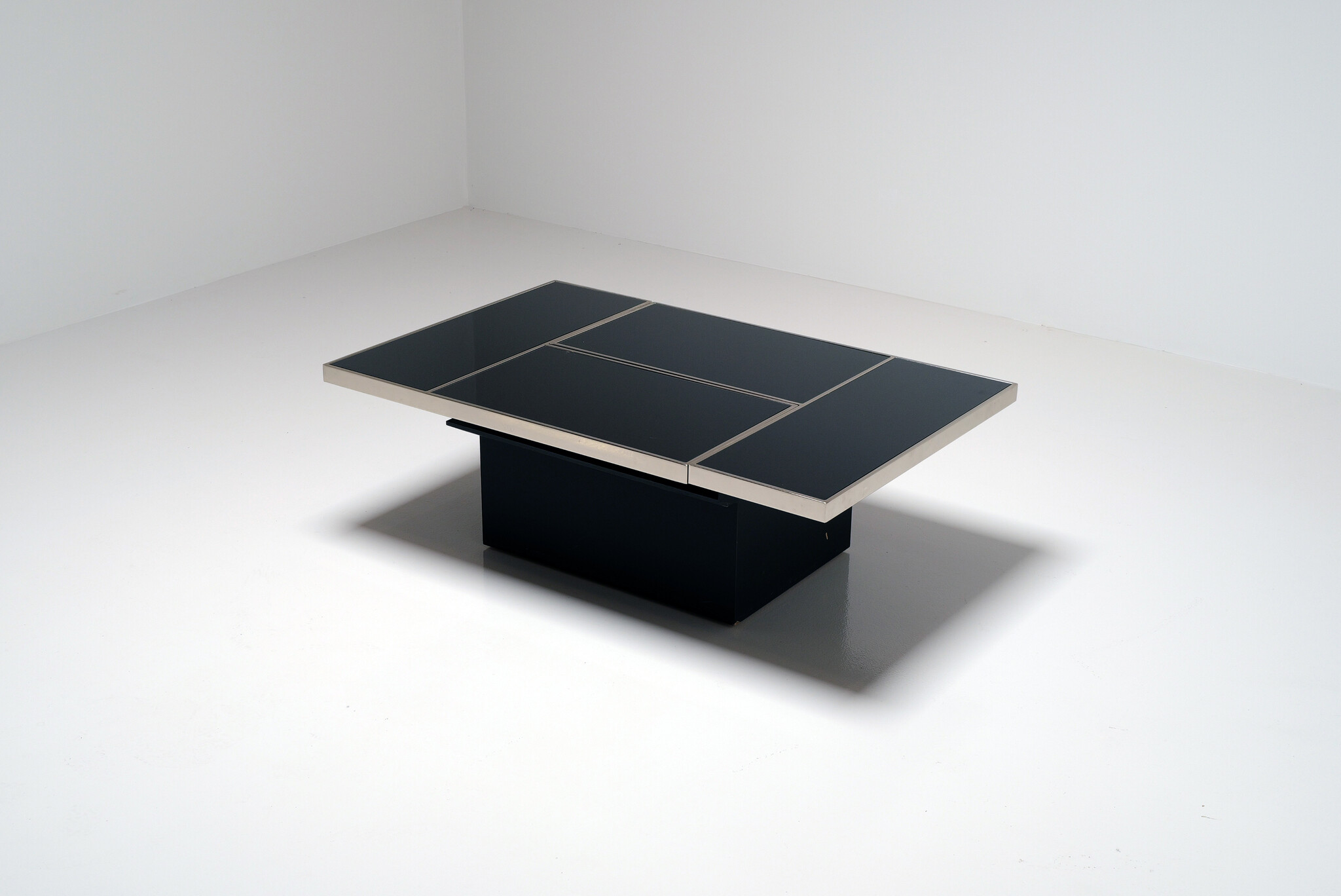 Belgo Chrom salontafel met verborgen bar, 1970's