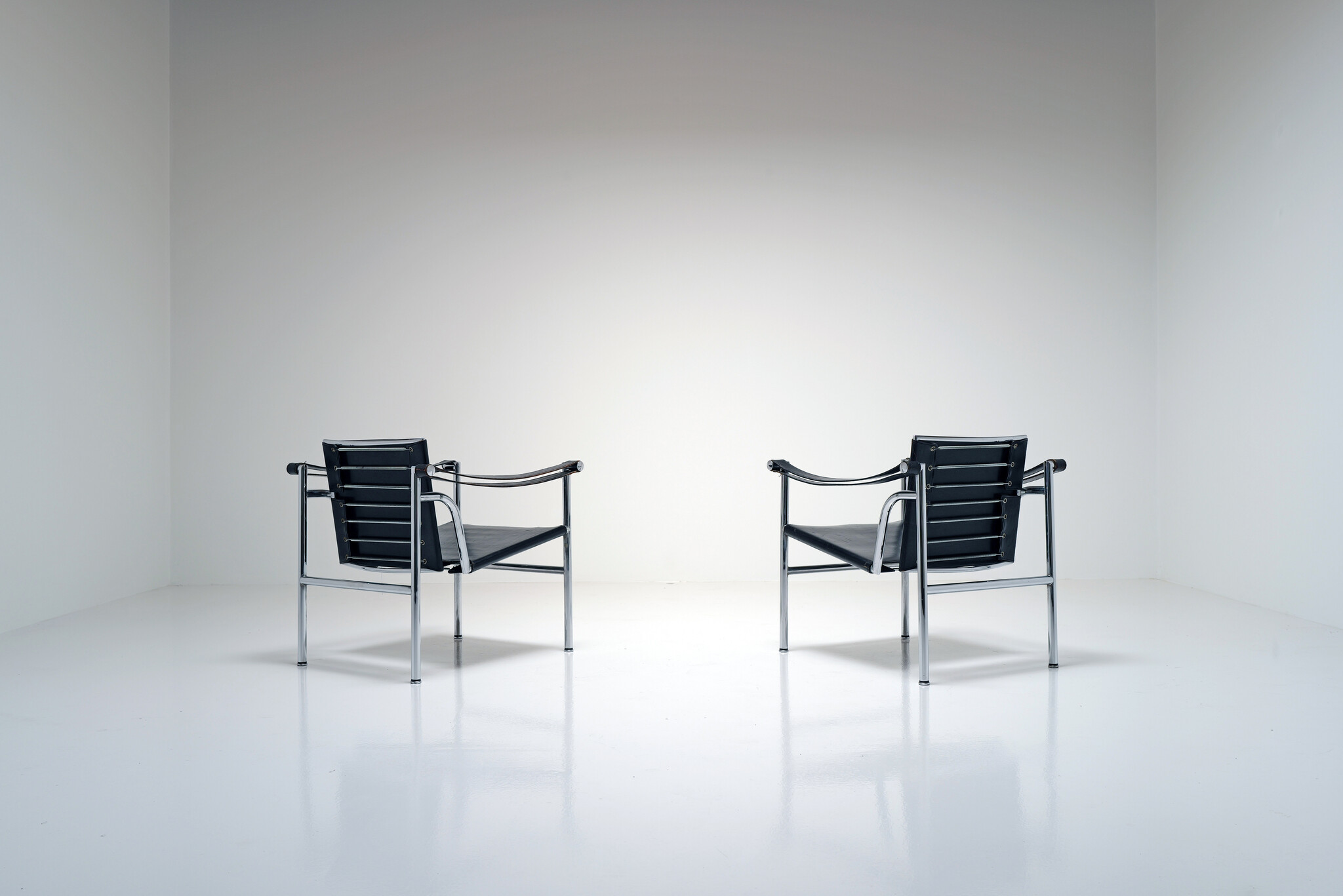 Set van 2 LC1 fauteuils van Le Corbusier, Pierre Jeanneret & Charlotte Perriand voor Cassina, 1970s
