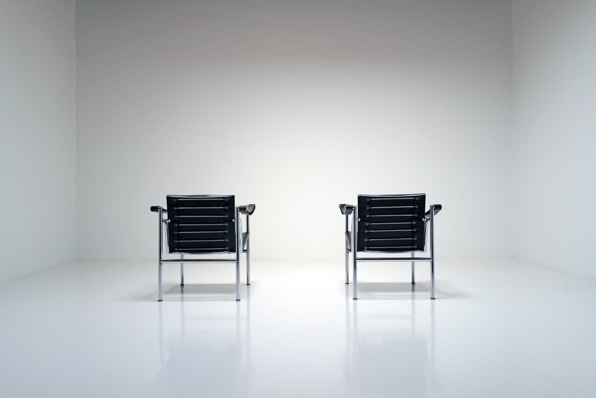 Set van 2 LC1 fauteuils van Le Corbusier, Pierre Jeanneret & Charlotte Perriand voor Cassina, 1970s