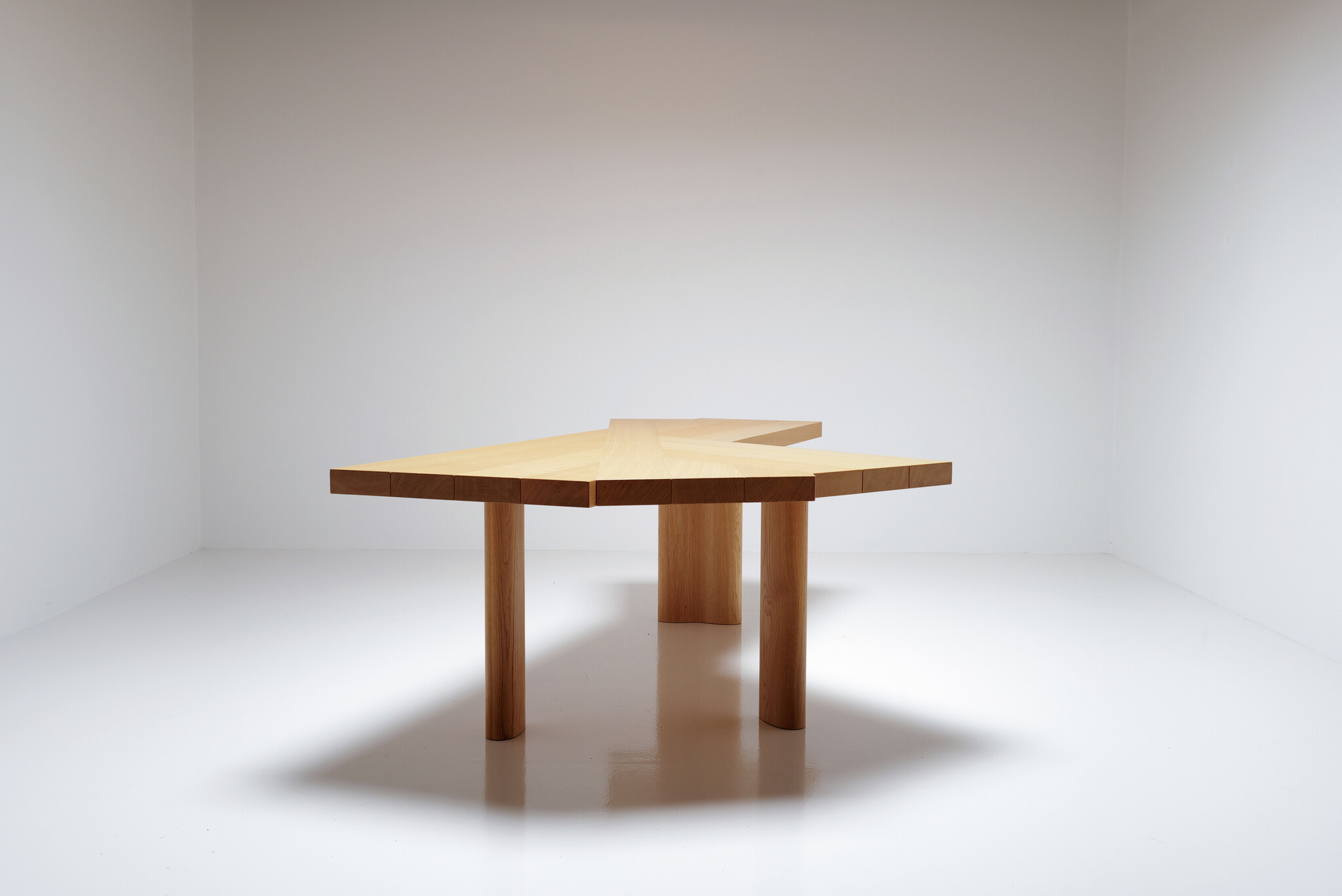 Natural Oak Ventaglio bureau van Charlotte Perriand voor Cassina