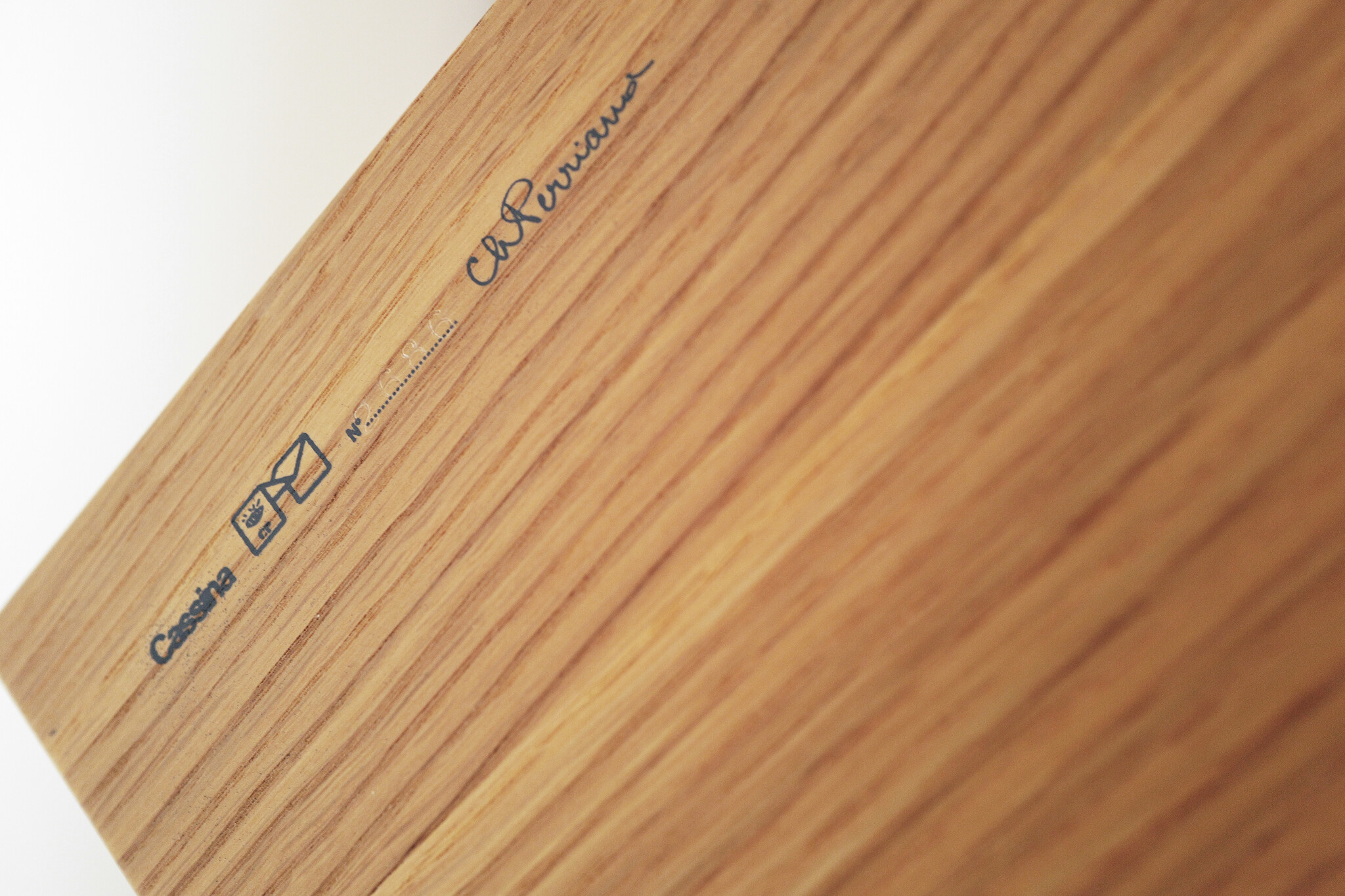 Natural Oak Ventaglio bureau van Charlotte Perriand voor Cassina