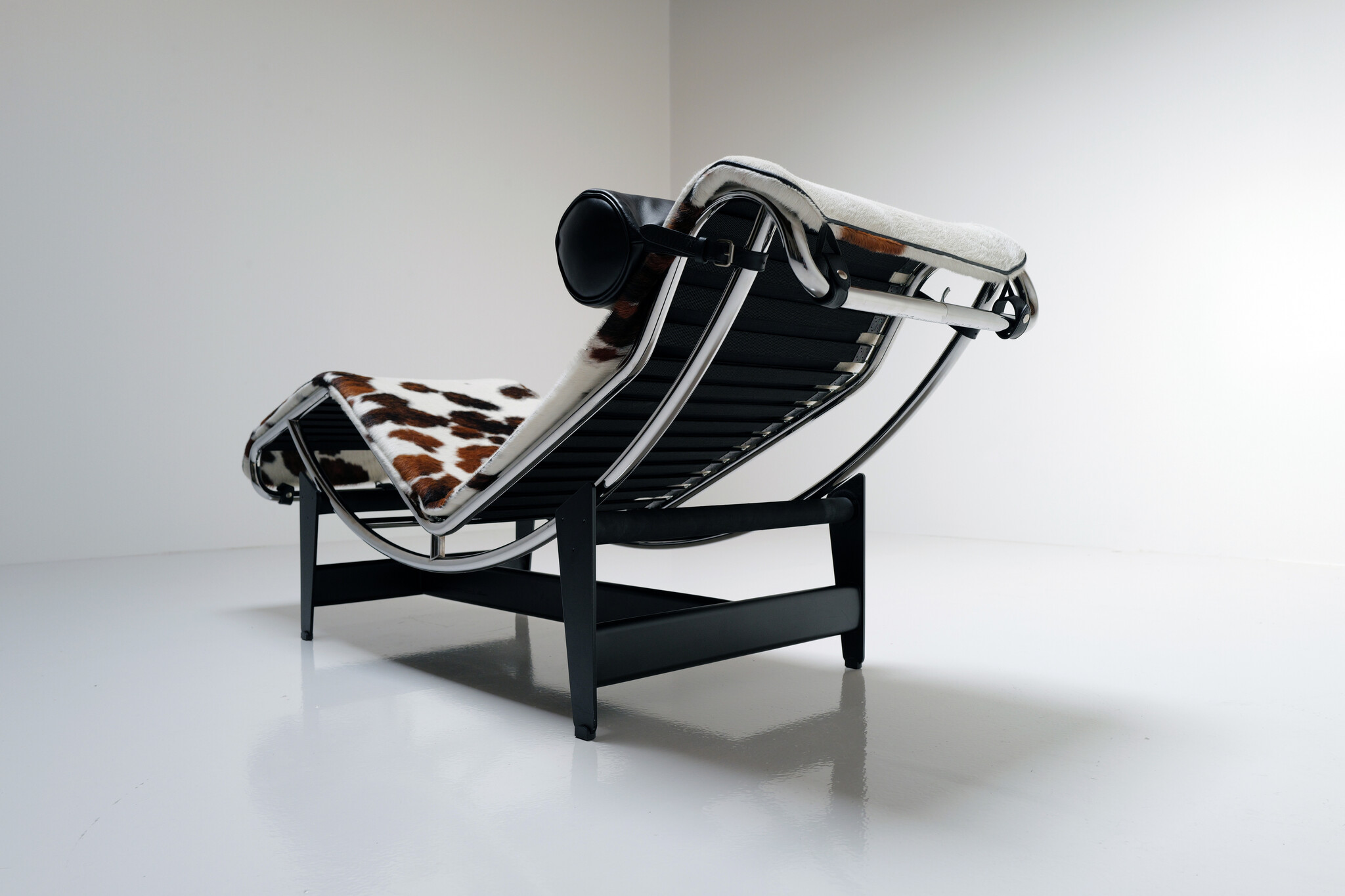 LC4 Chaise Longue van Le Corbusier, Pierre Jeanneret & Charlotte Perriand