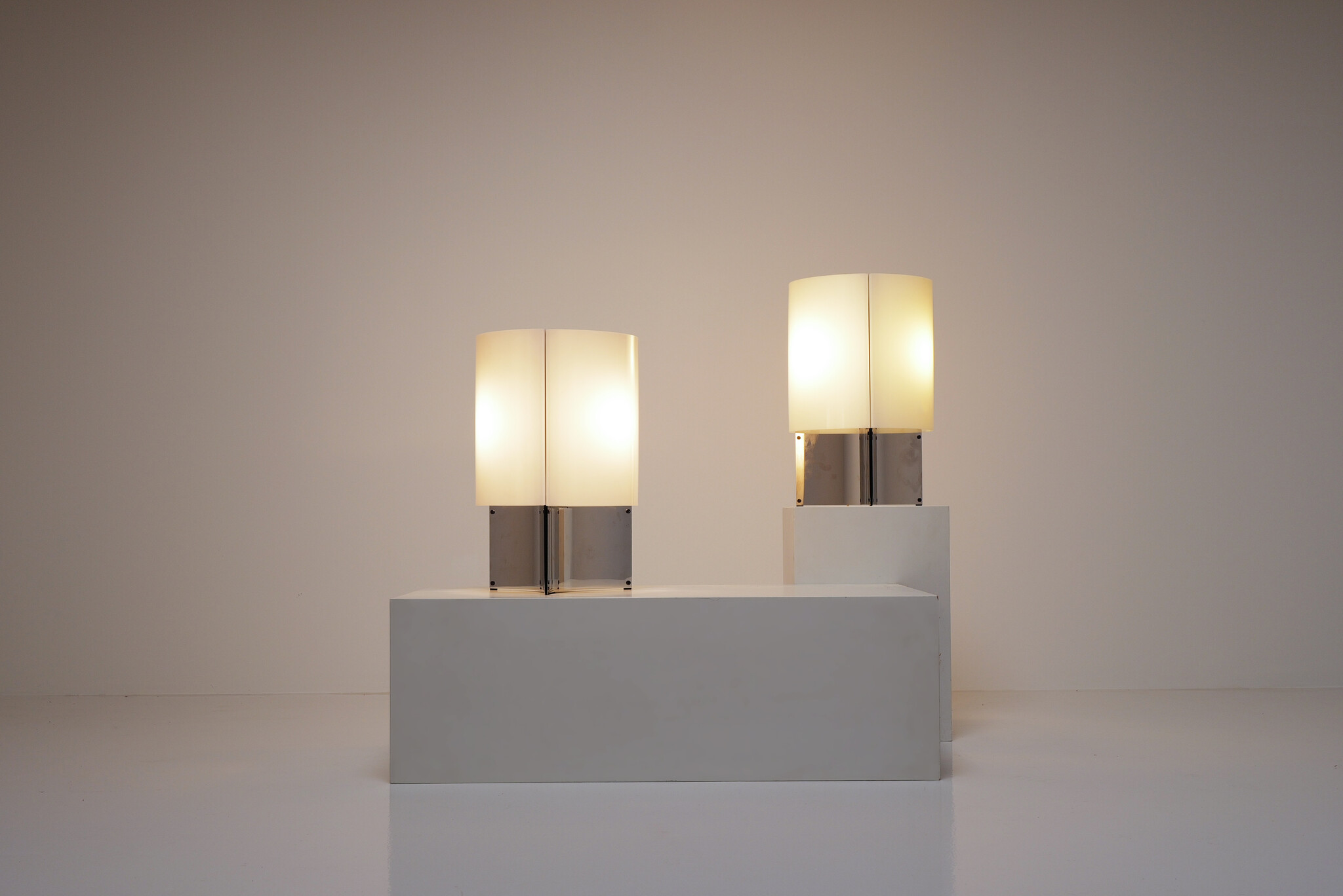 Model 526G tafellamp van Massimo Vignelli voor Arteluce, 1960s