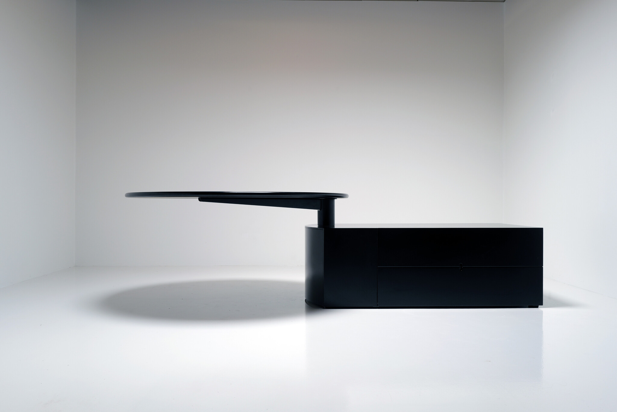 “Malibu” tafel van Cini Boeri voor Arflex, 1980s